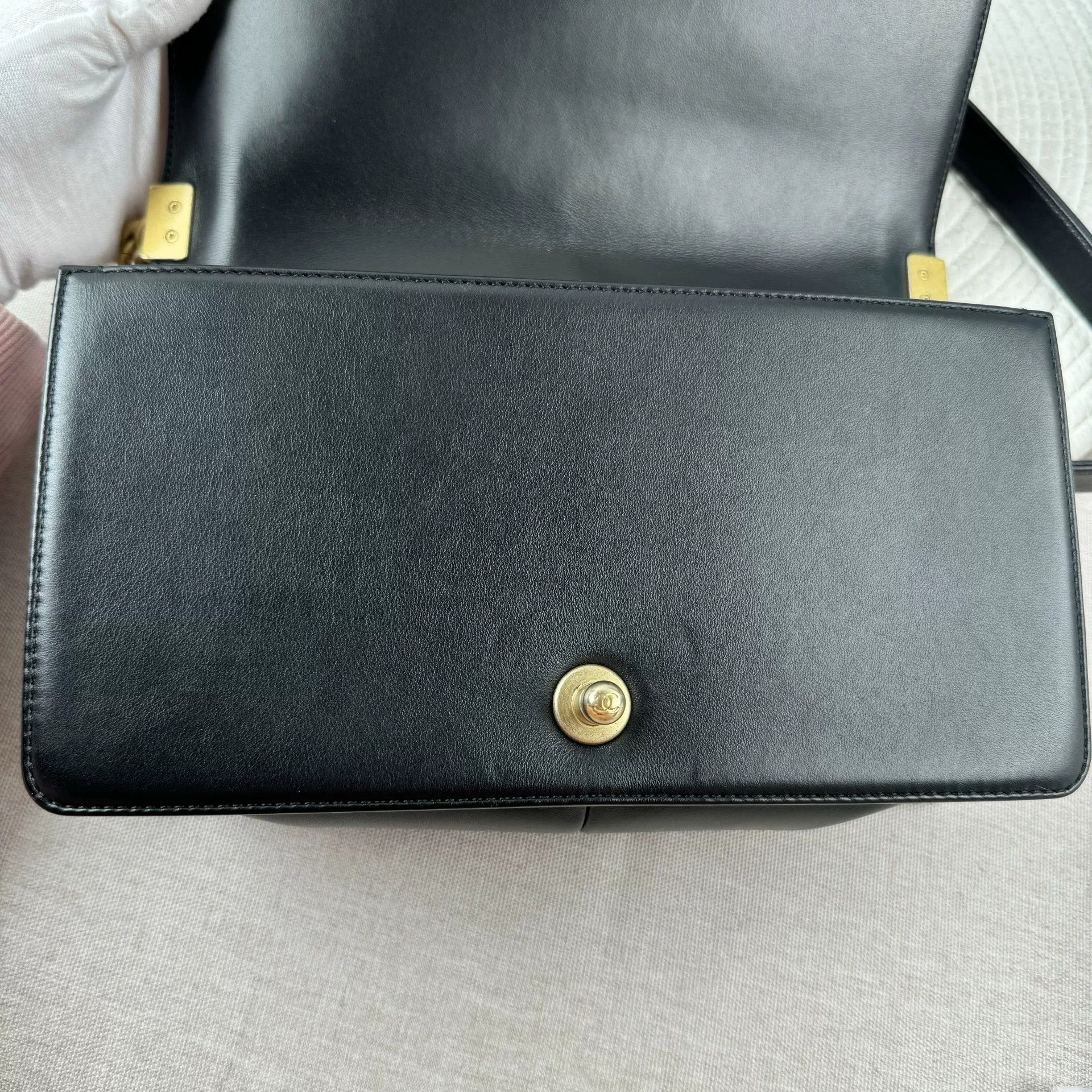 Chanel Pre-loved Bag Very good condition Size ONE SIZE - 6 Thumbnail