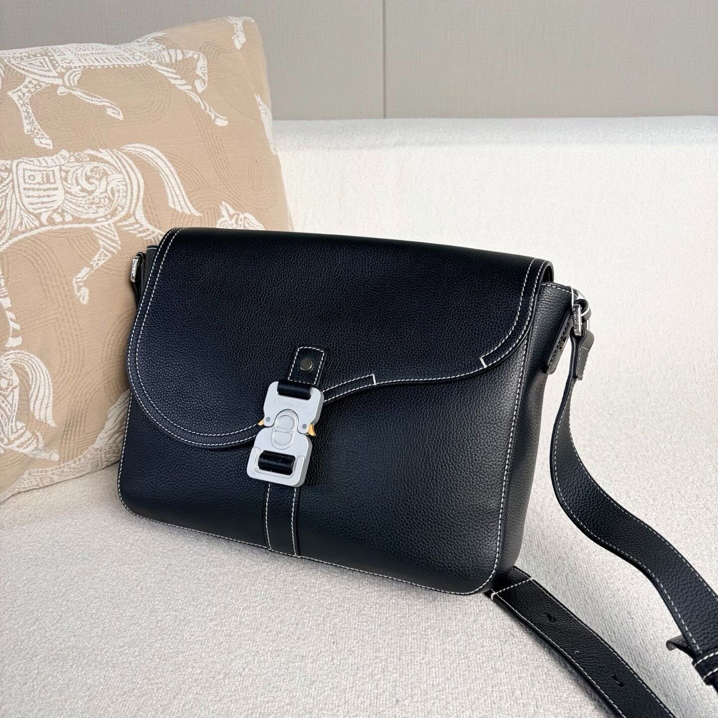 Dior Pre-loved Bag Very good condition Size ONE SIZE - 4 Thumbnail