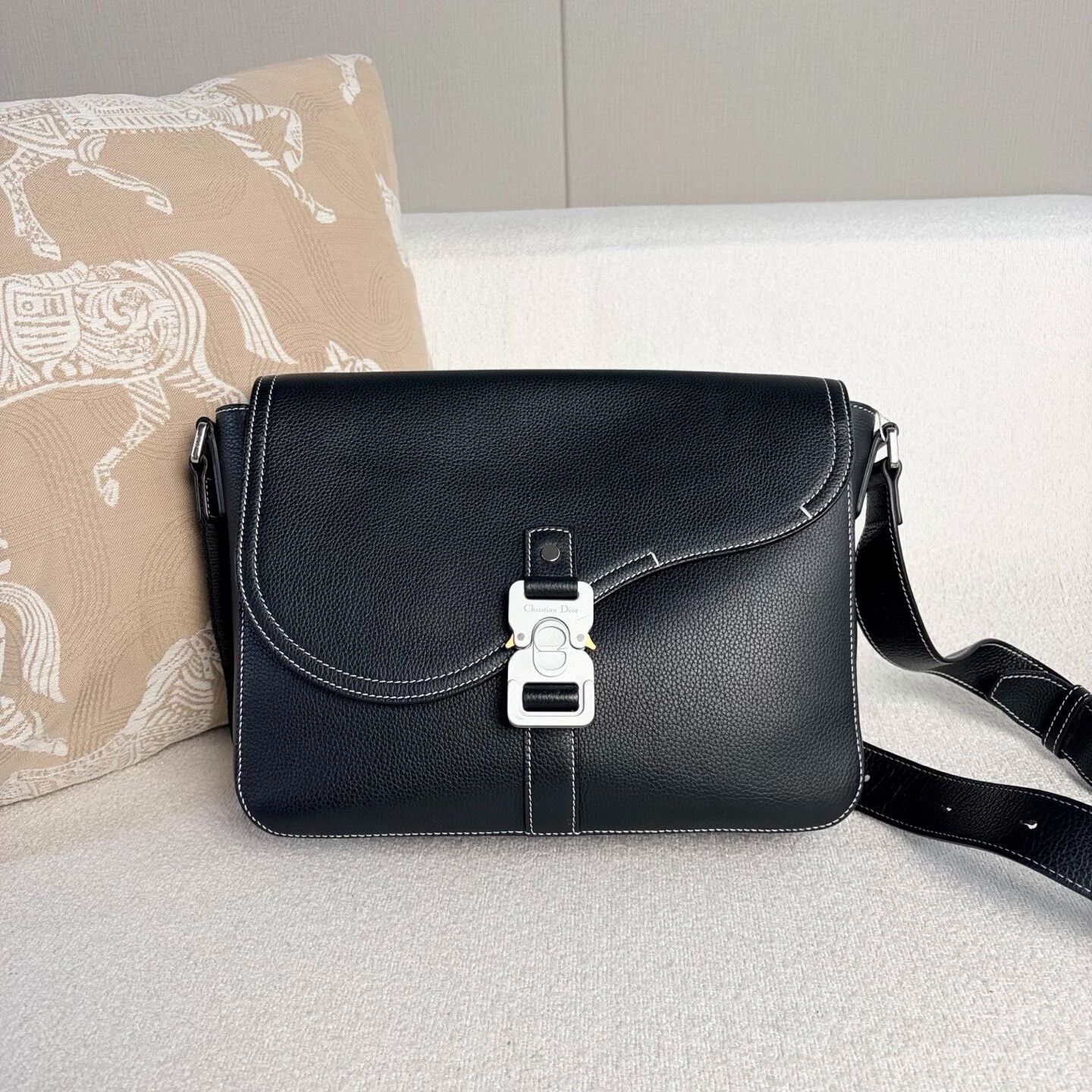 Dior Pre-loved Bag Very good condition Size ONE SIZE - 2 Thumbnail