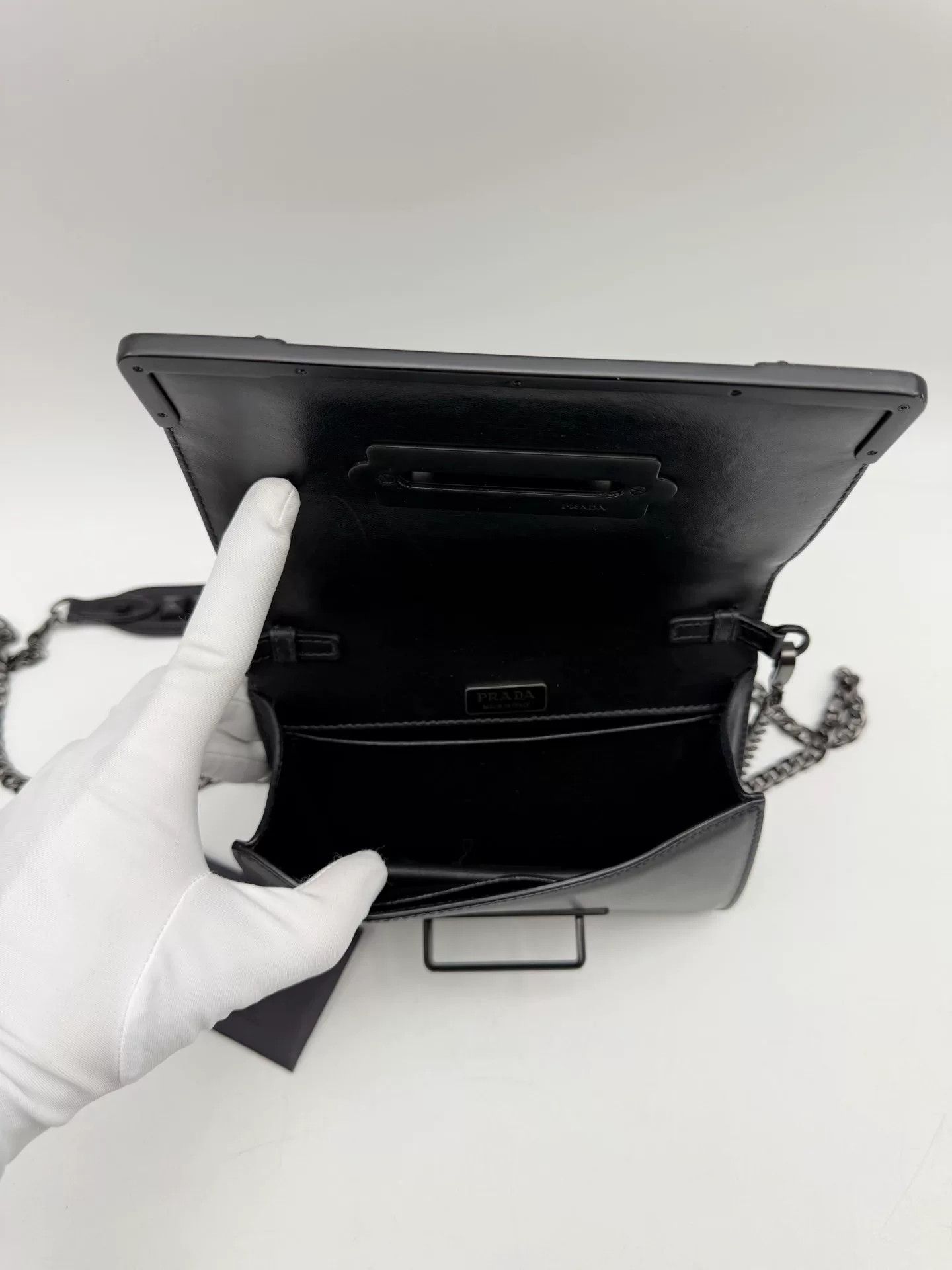 Prada Pre-loved Bag Very good condition Size ONE SIZE - 7 Thumbnail