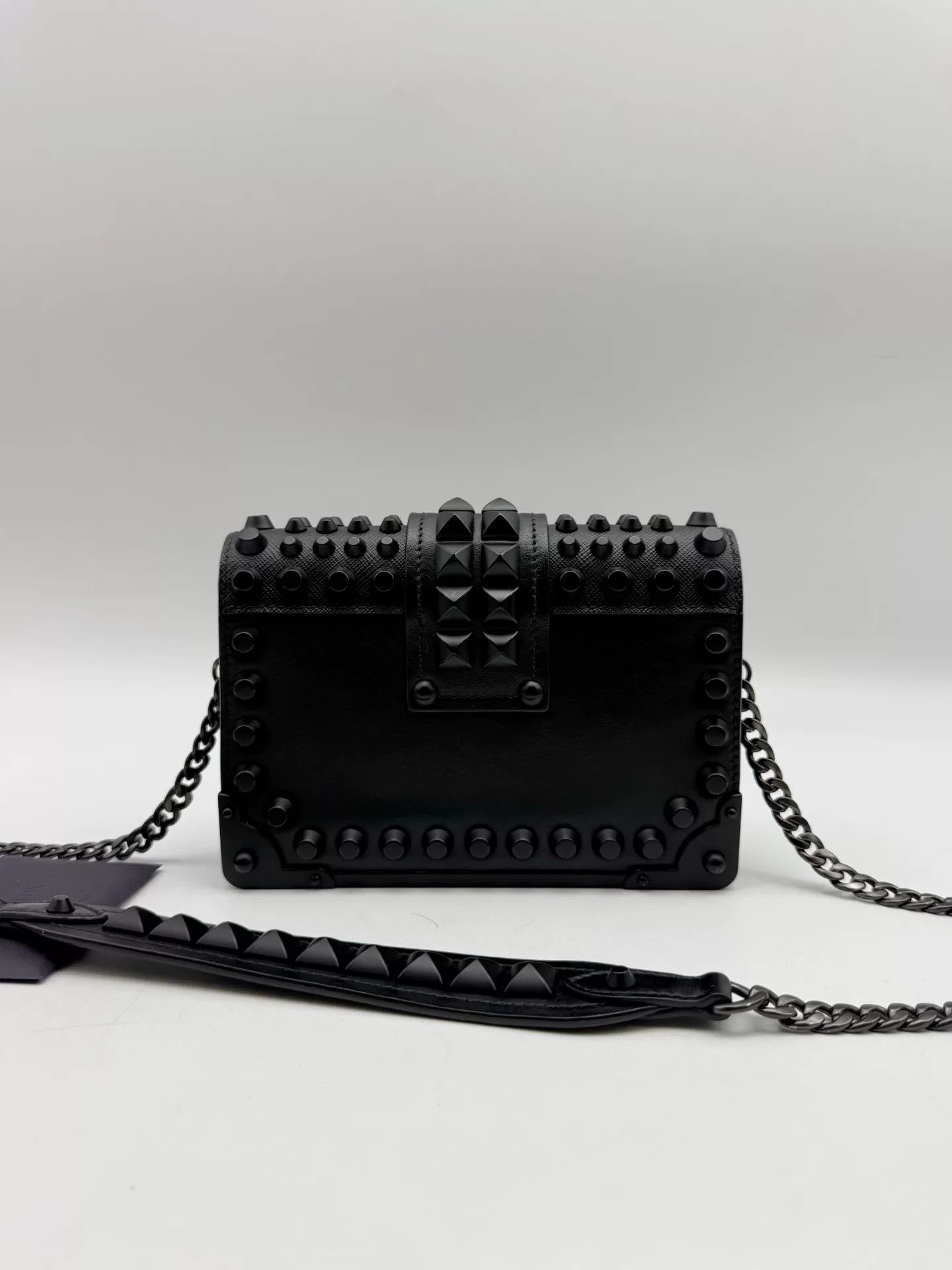 Prada Pre-loved Bag Very good condition Size ONE SIZE - 2 Thumbnail