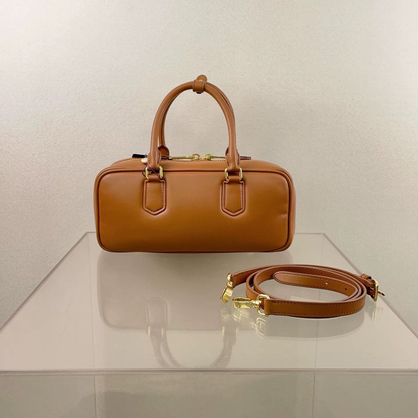 Miu Miu Pre-loved Bag Very good condition Size ONE SIZE - 2 Thumbnail