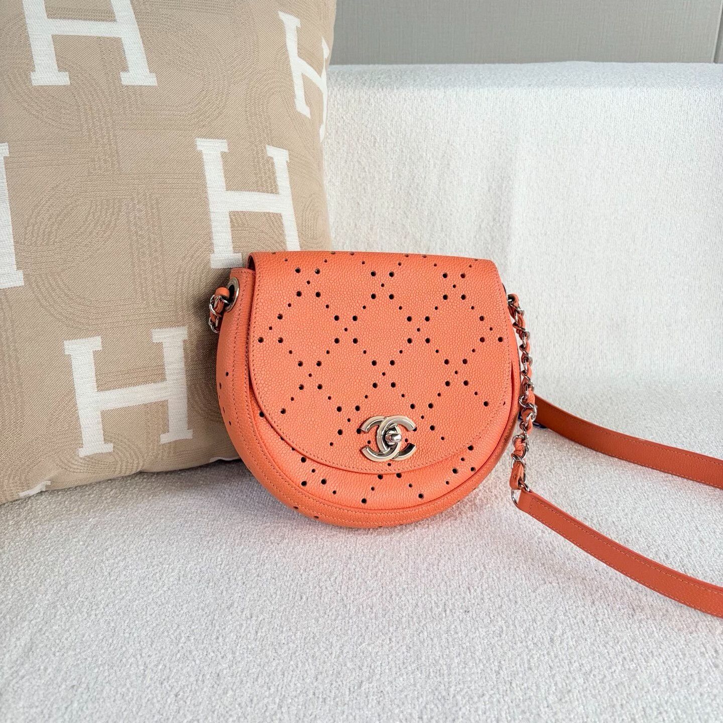 Chanel Pre-loved Bag Very good condition Size ONE SIZE - 6 Thumbnail