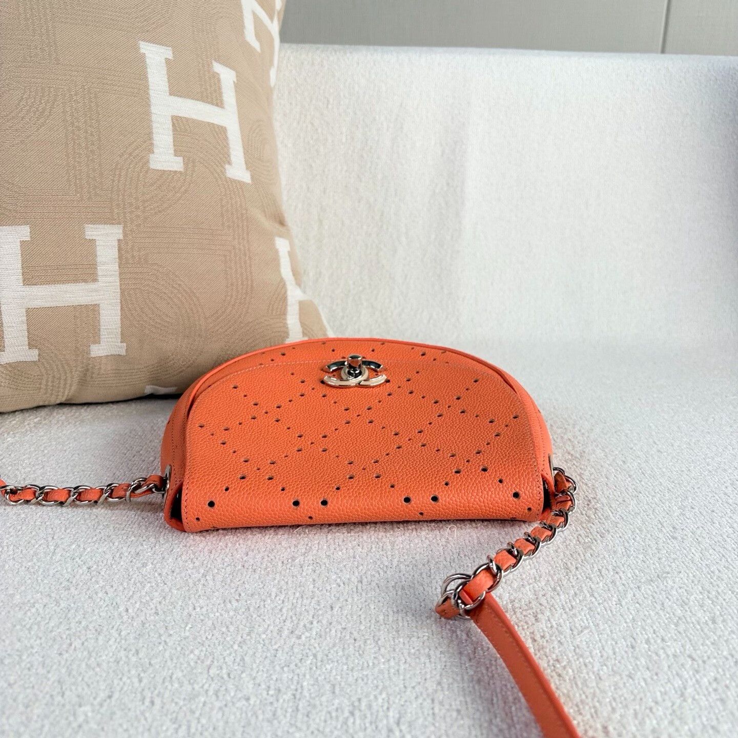 Chanel Pre-loved Bag Very good condition Size ONE SIZE - 7 Thumbnail