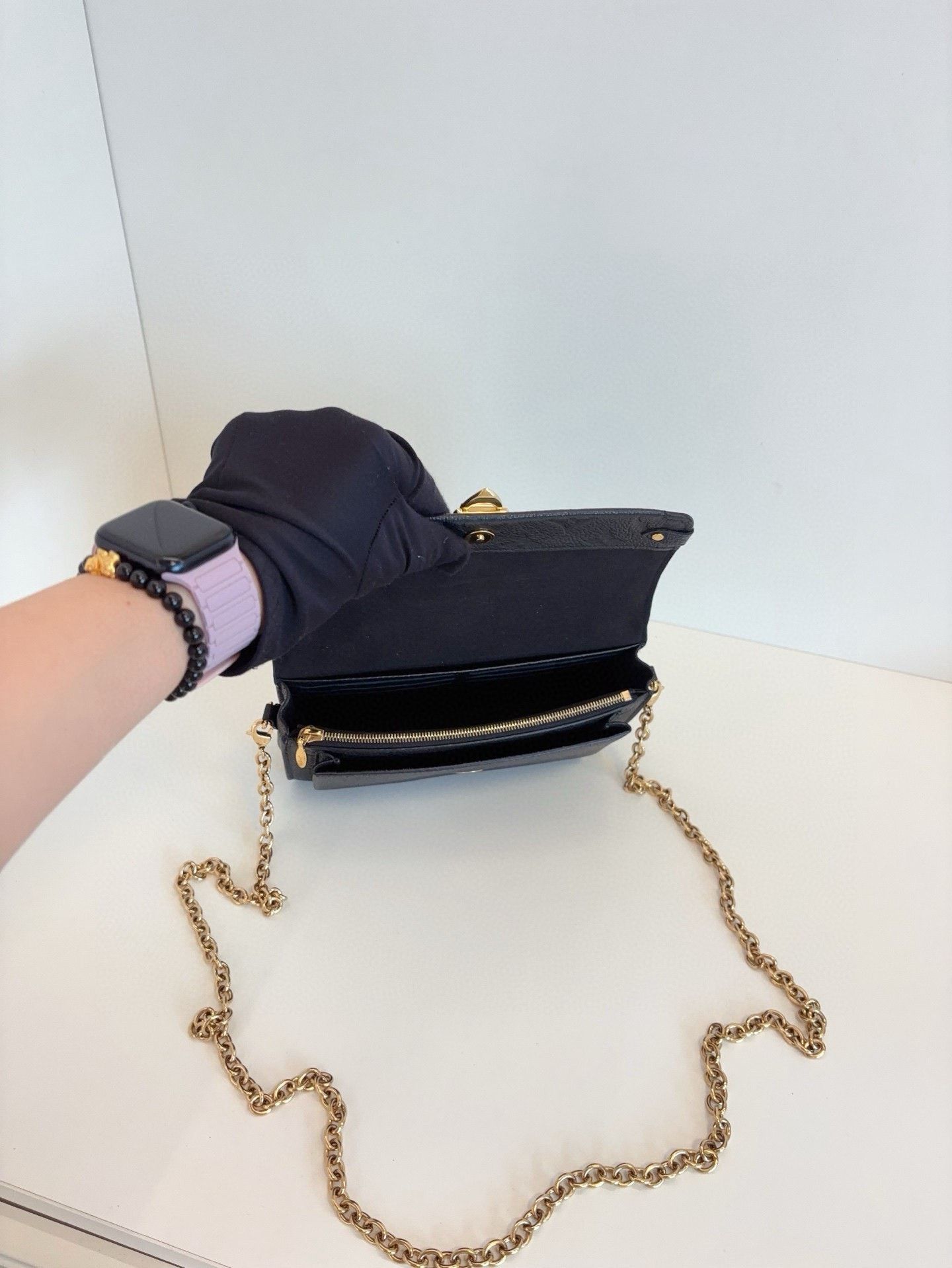 Louis Vuitton Pre-loved Bag Very good condition Size ONE SIZE - 8 Thumbnail