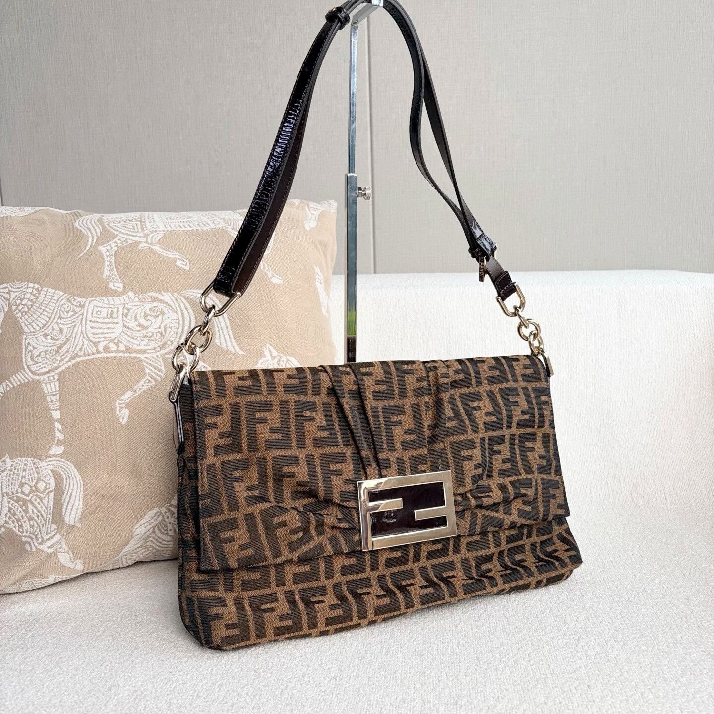 Fendi Pre-loved Bag Very good condition Size ONE SIZE - 6 Thumbnail