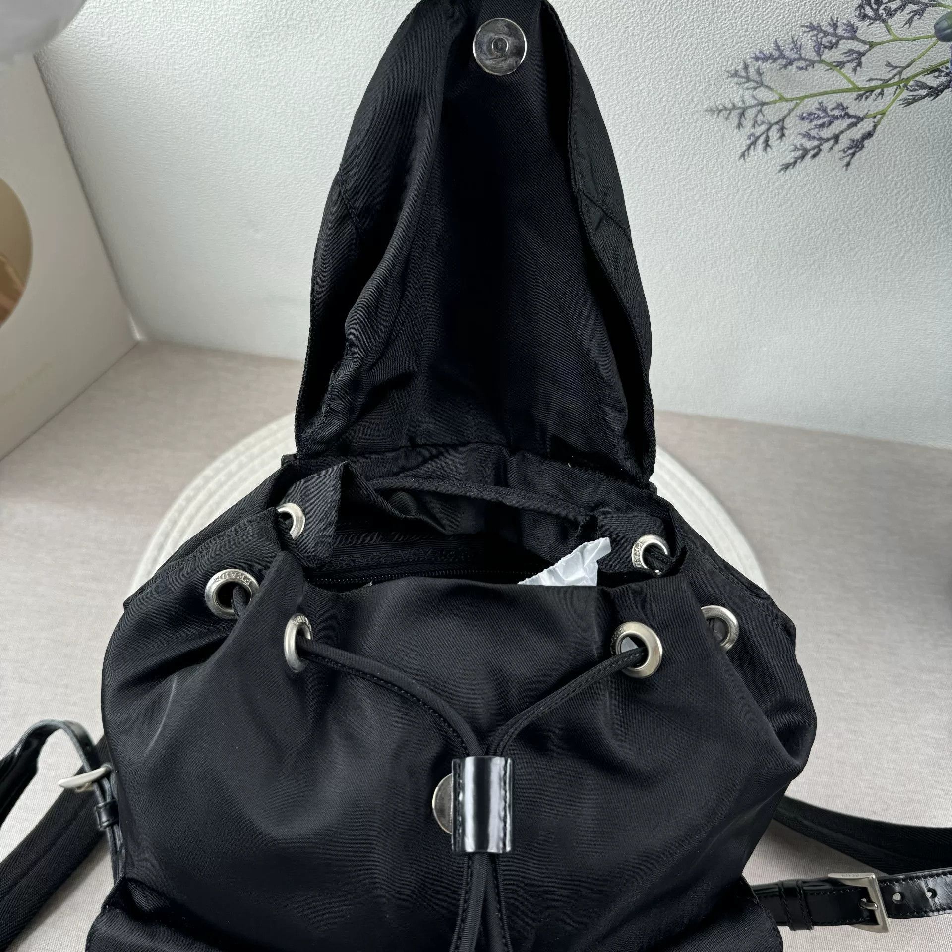 Prada Pre-loved Bag Very good condition Size ONE SIZE - 7 Thumbnail