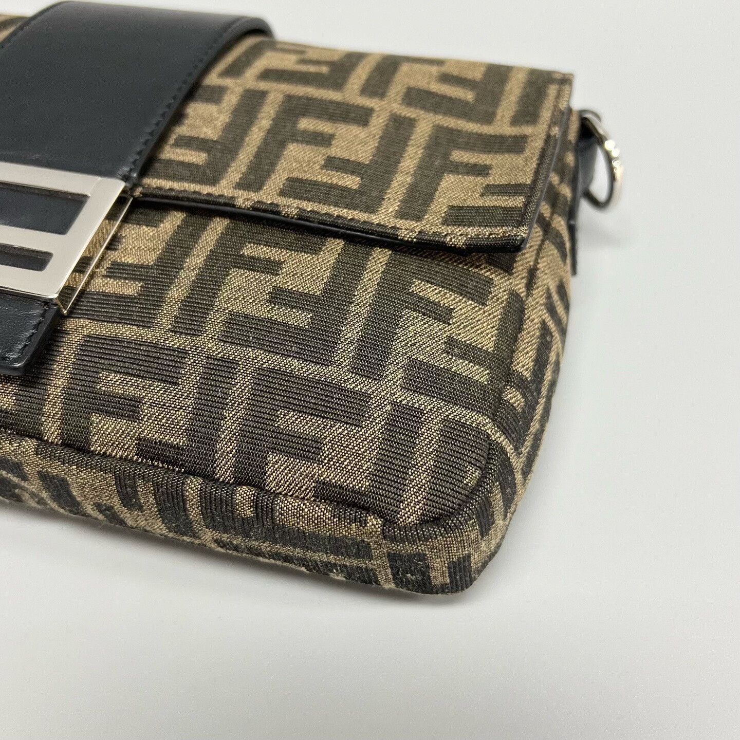 Fendi Pre-loved Bag Very good condition Size ONE SIZE - 4 Thumbnail