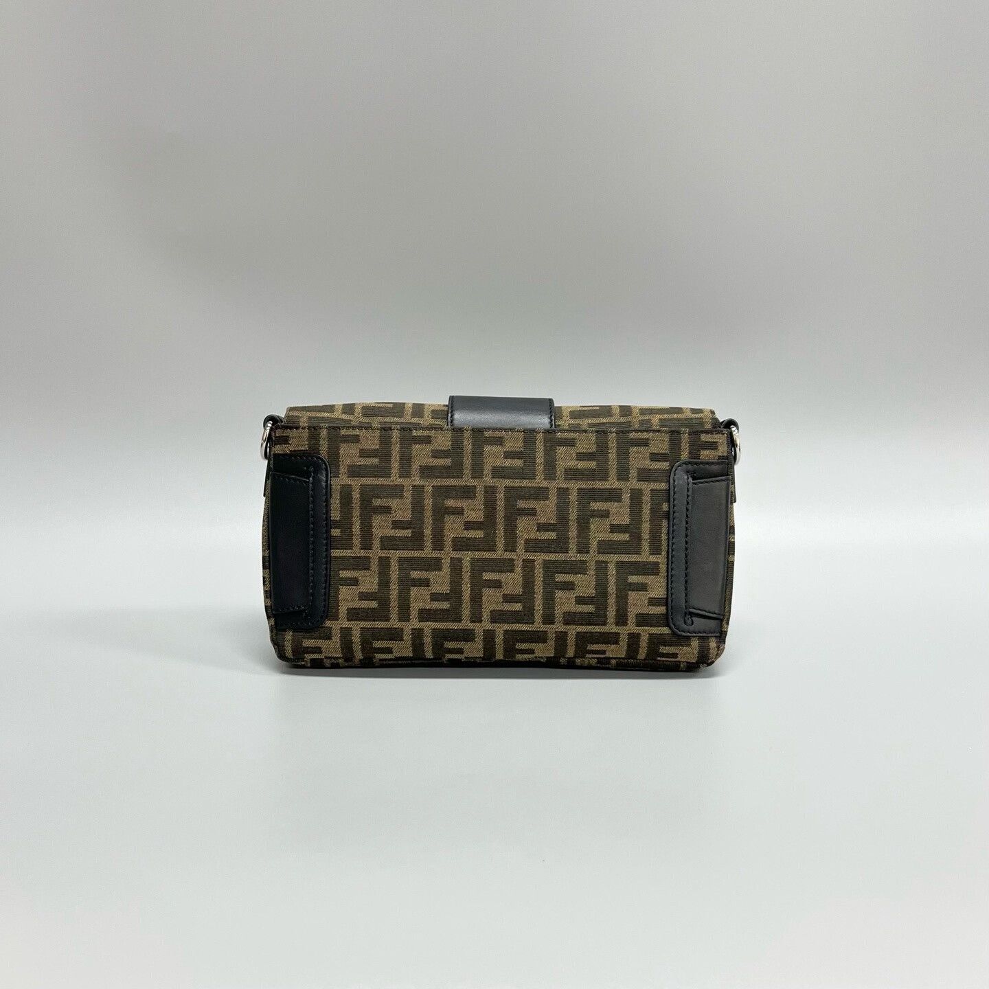Fendi Pre-loved Bag Very good condition Size ONE SIZE - 2 Thumbnail