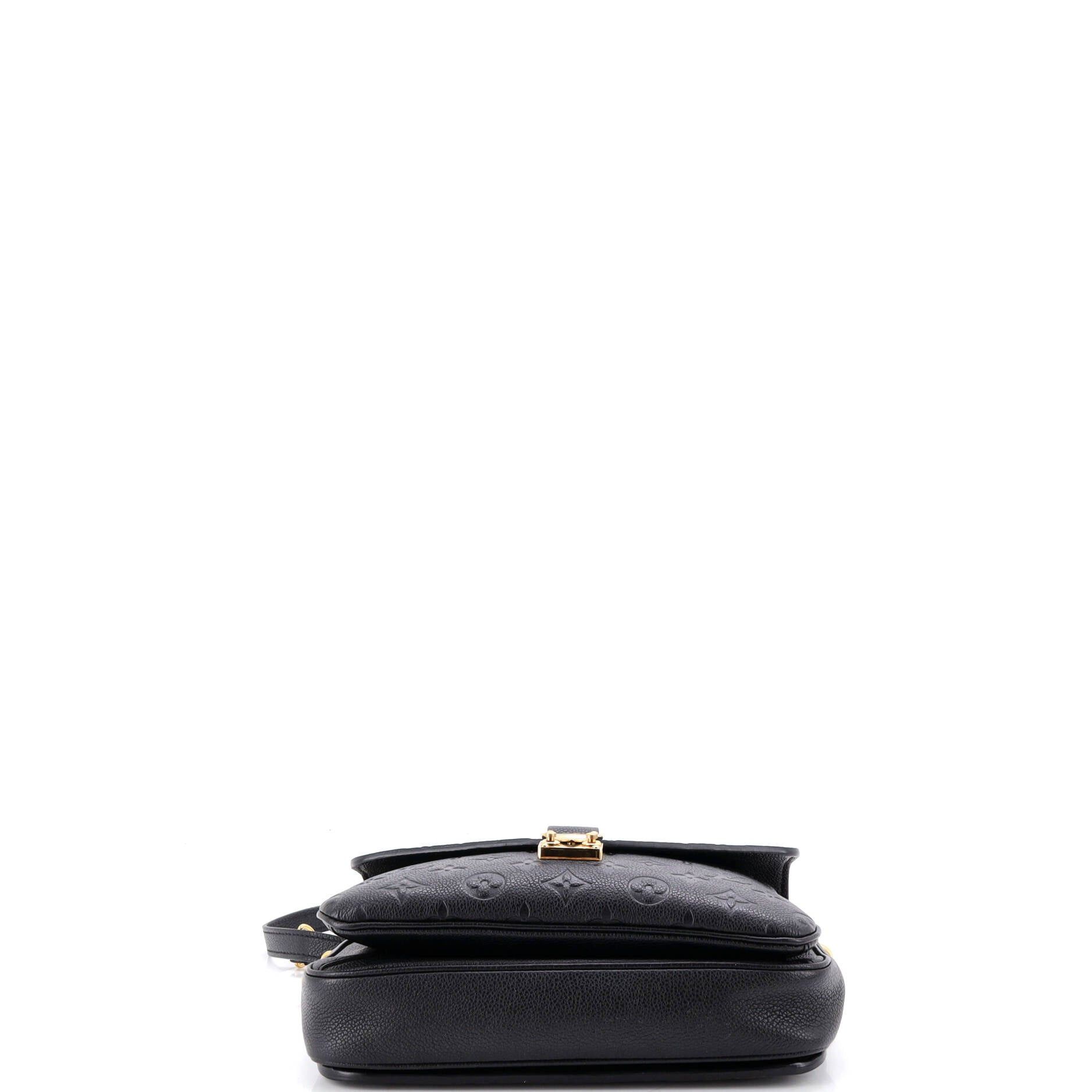 Louis Vuitton Pochette Metis Size ONE SIZE - 4 Thumbnail