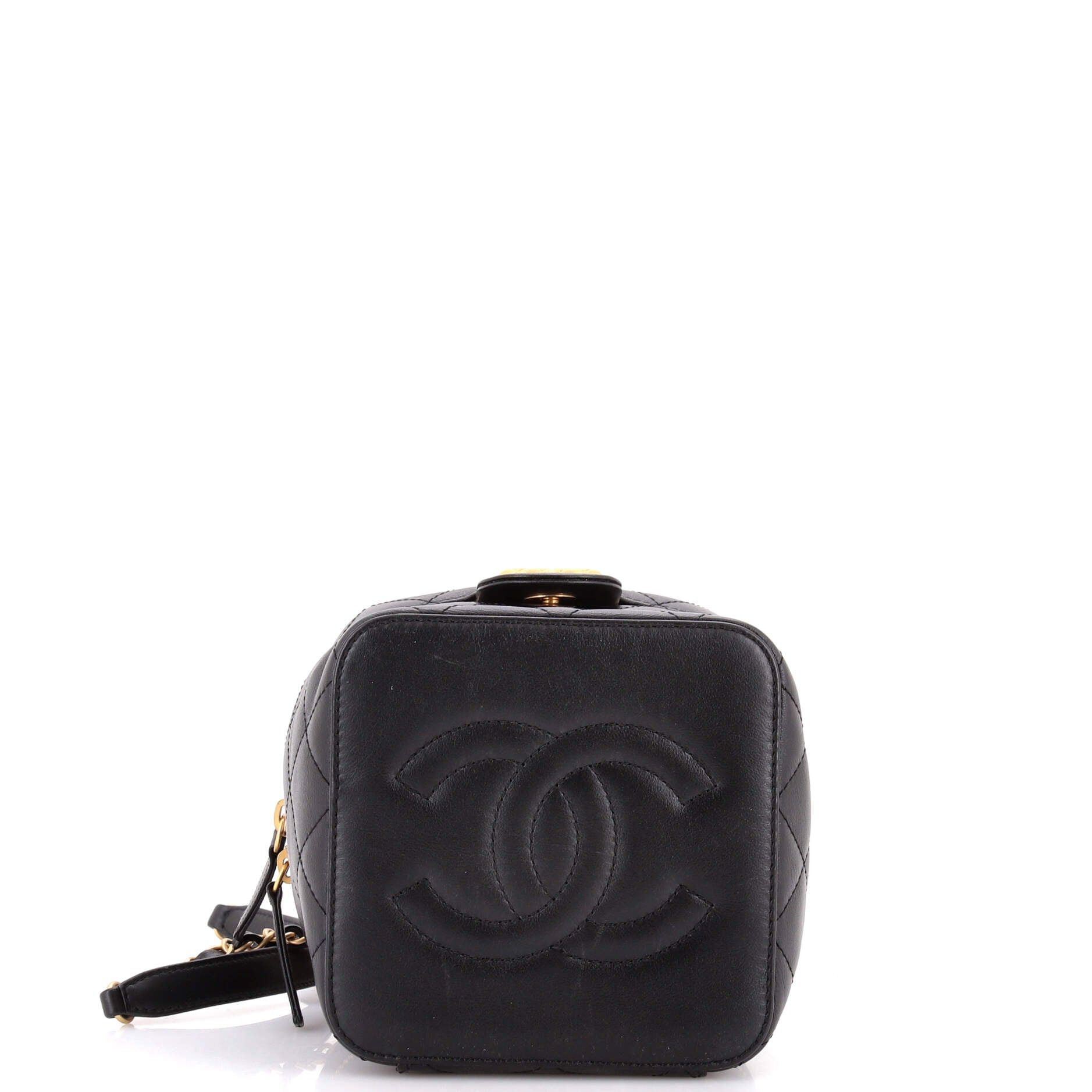 Chanel Chain Bar Vanity Case with Chain Size ONE SIZE - 4 Thumbnail