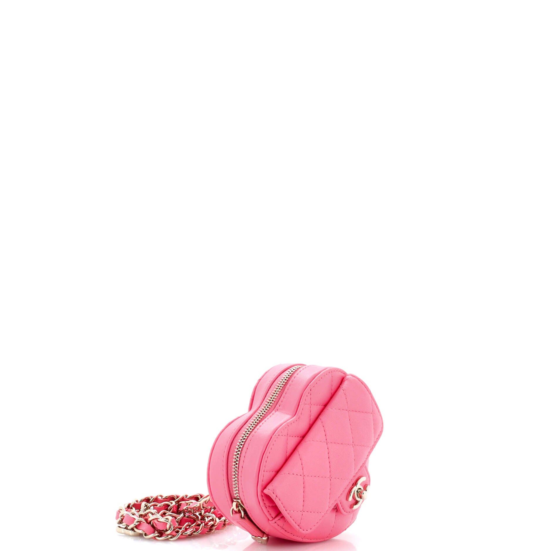 Chanel CC in Love Heart Belt Bag Size ONE SIZE - 2 Thumbnail