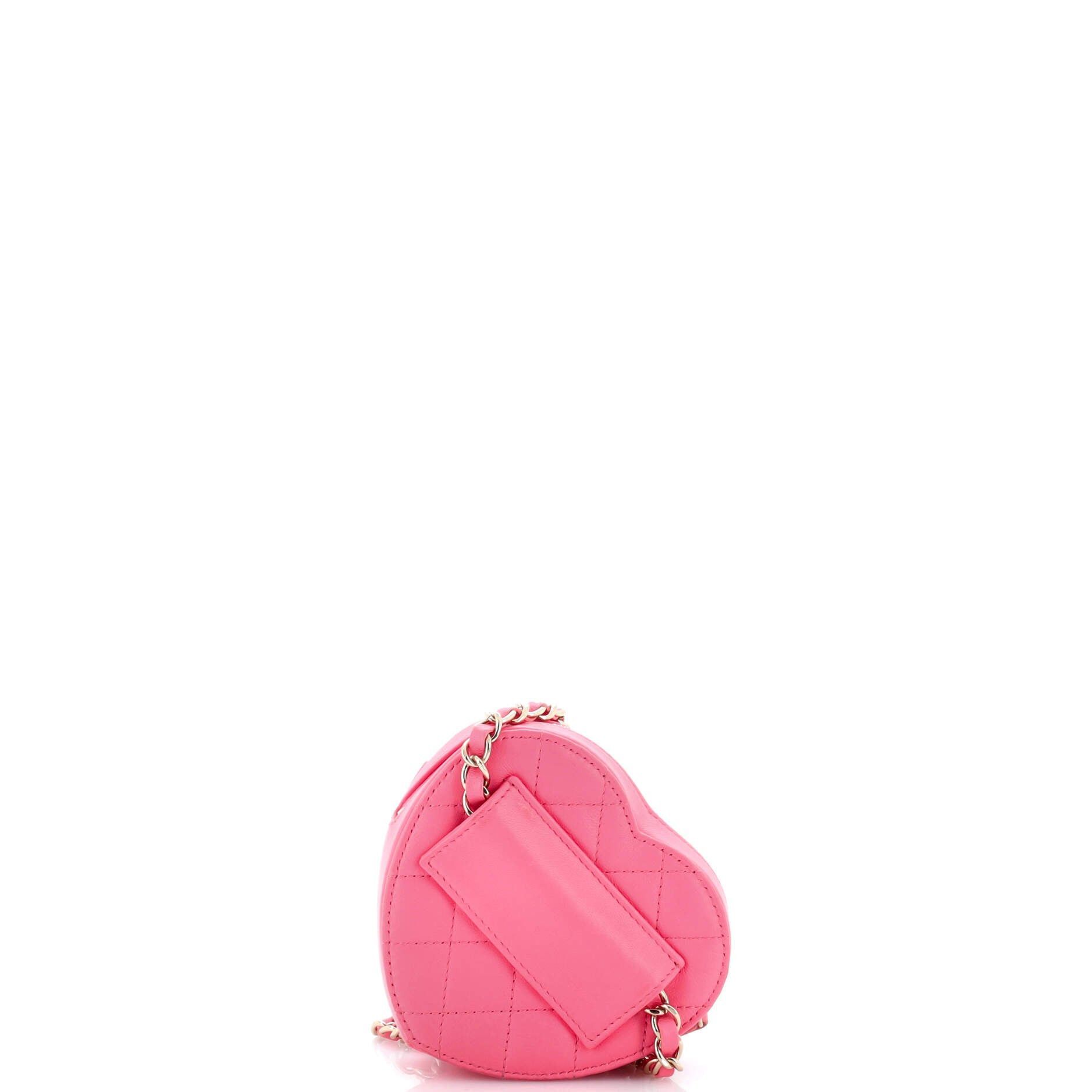 Chanel CC in Love Heart Belt Bag Size ONE SIZE - 3 Thumbnail