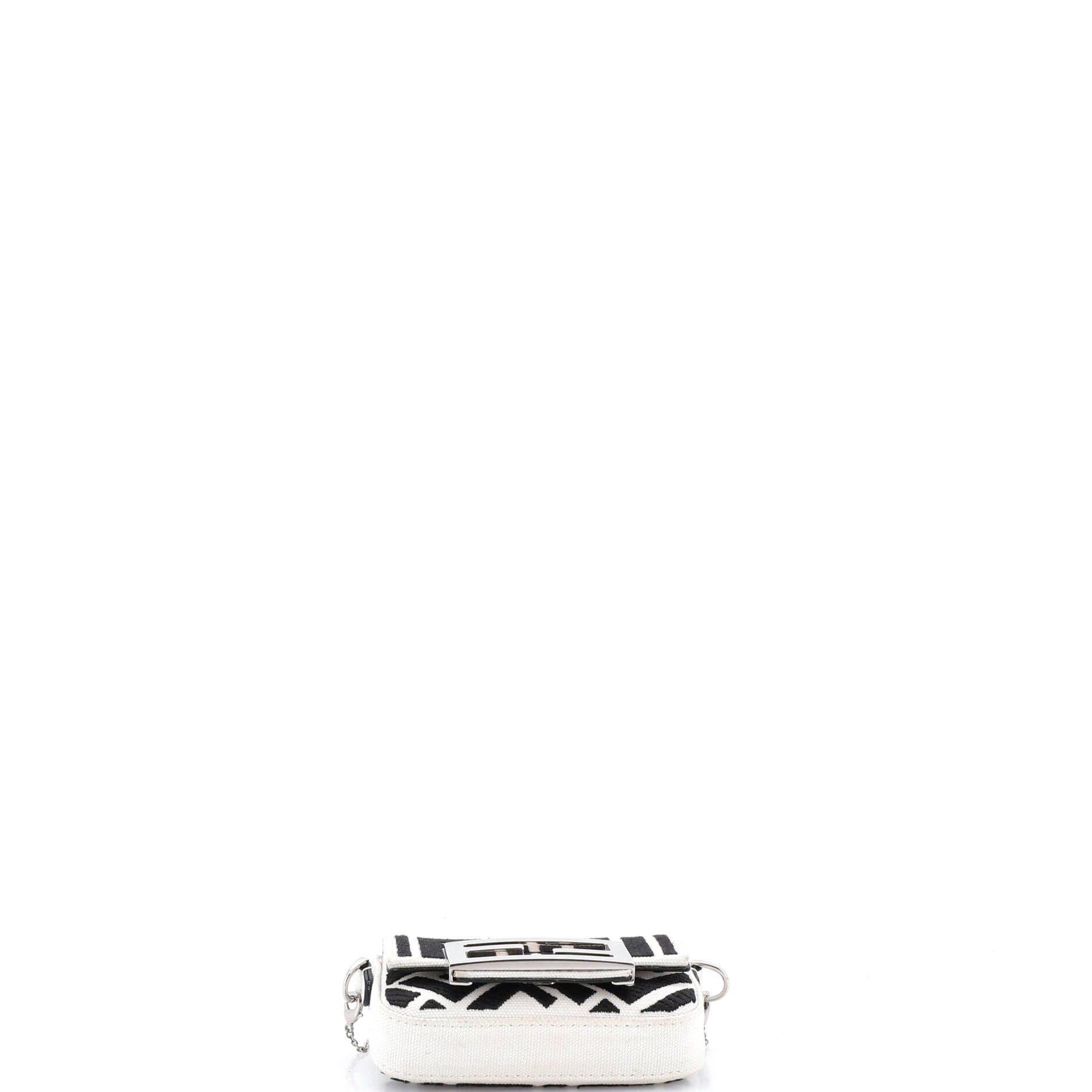 Fendi Chain Baguette Charm Bag Size ONE SIZE - 4 Thumbnail
