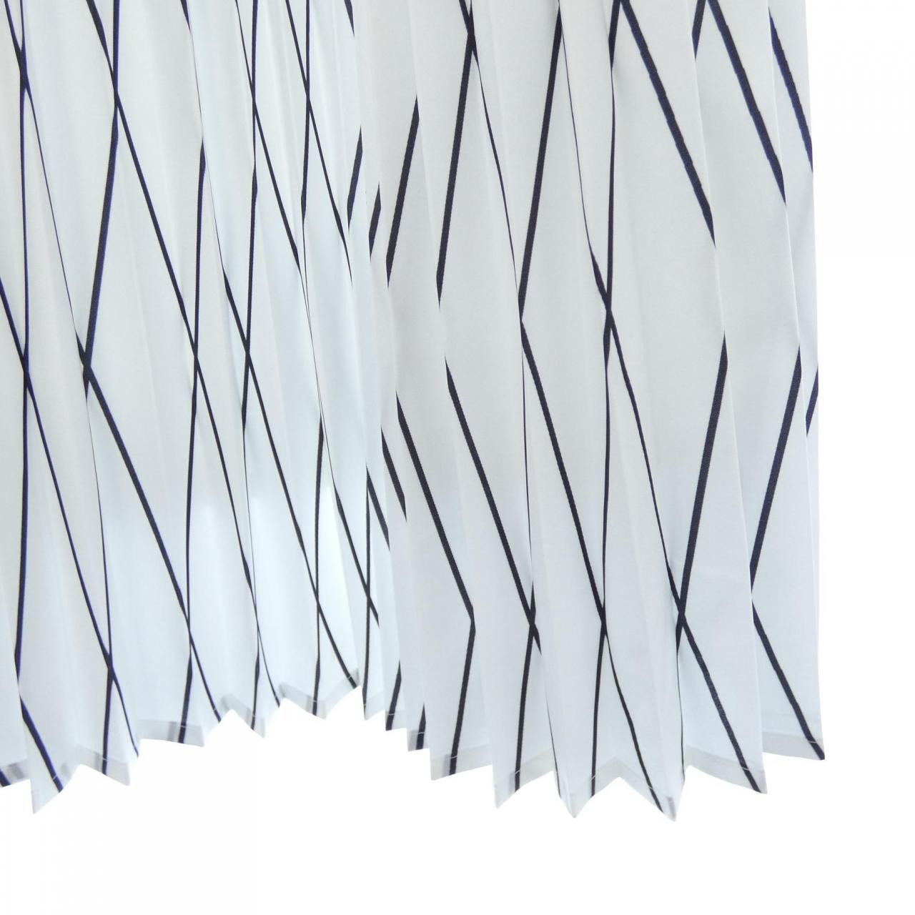 Other Other UN3D. Skirt Textile Skirts DUTY FREE for USA Size ONE SIZE - 6 Thumbnail