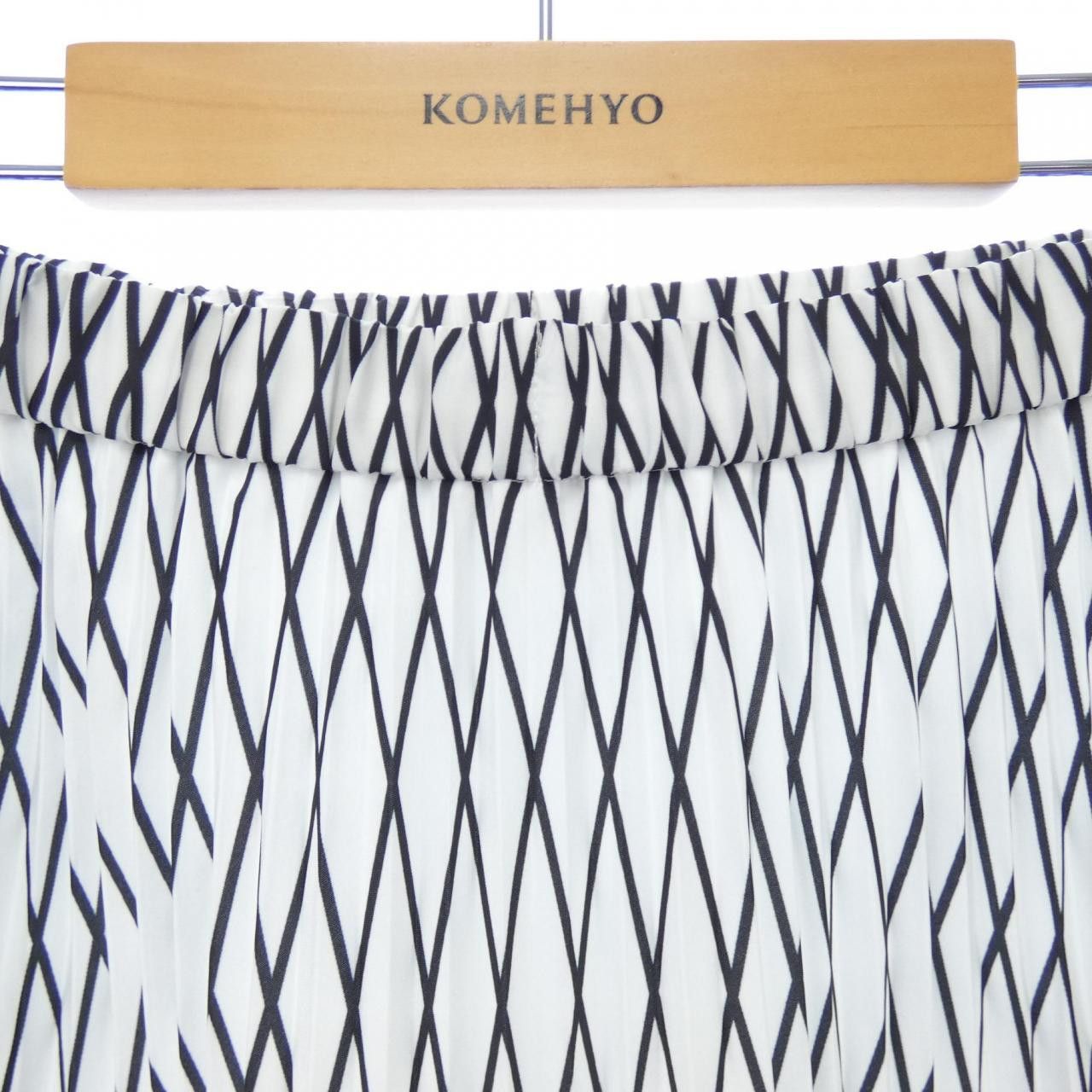 Other Other UN3D. Skirt Textile Skirts DUTY FREE for USA Size ONE SIZE - 5 Thumbnail