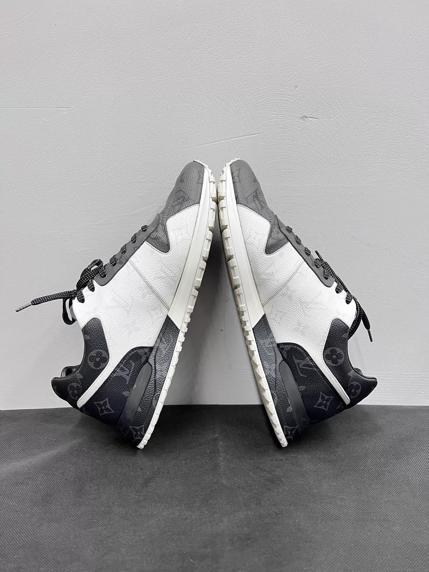 Louis Vuitton Multi Color Low-Top Sneakers Size 8.5 Size US 8.5 / EU 41-42 - 5 Thumbnail