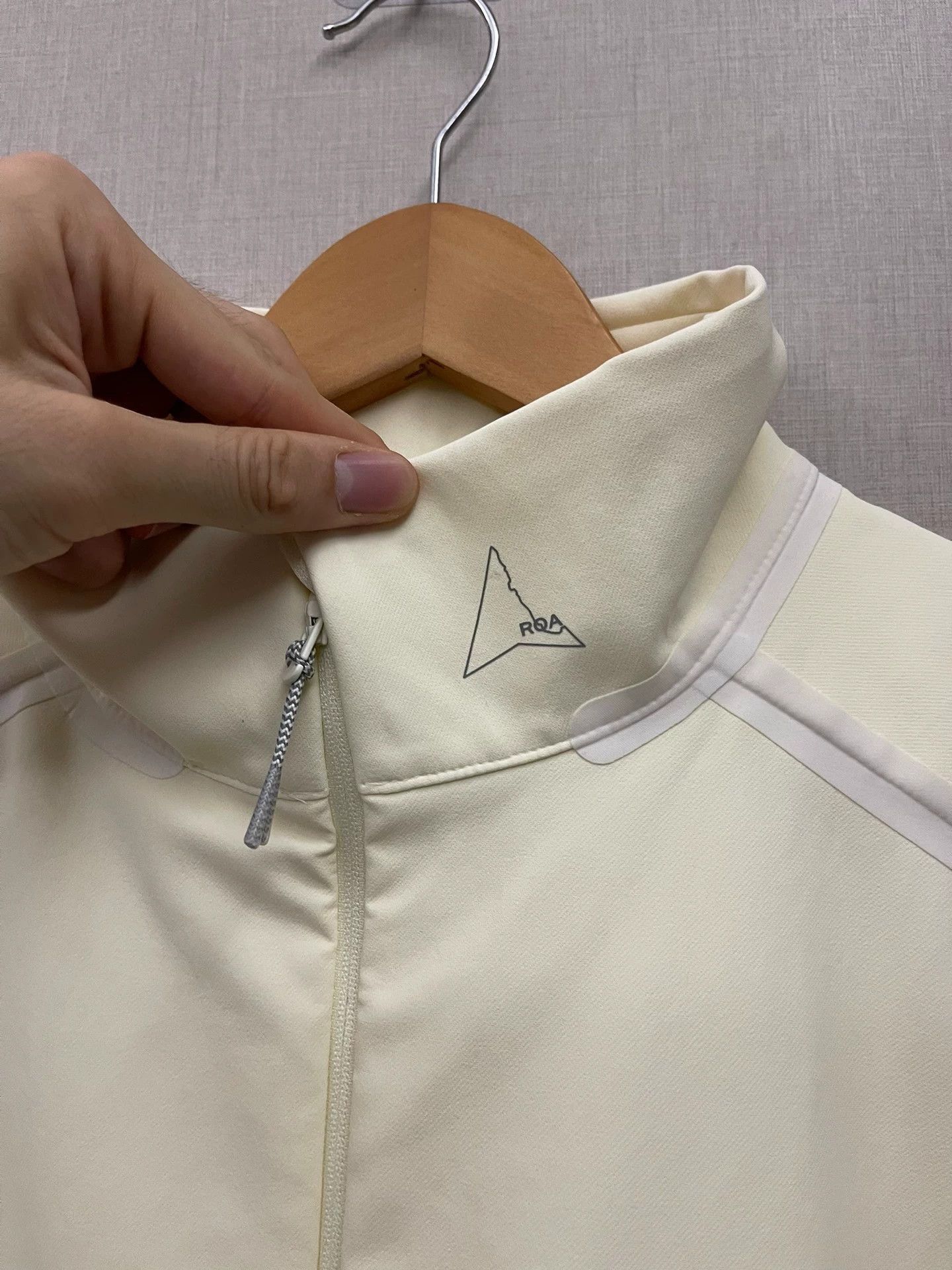 ROA Beige XL Lightweight Zip-Up Jacket Size US XL / EU 56 / 4 - 3 Thumbnail