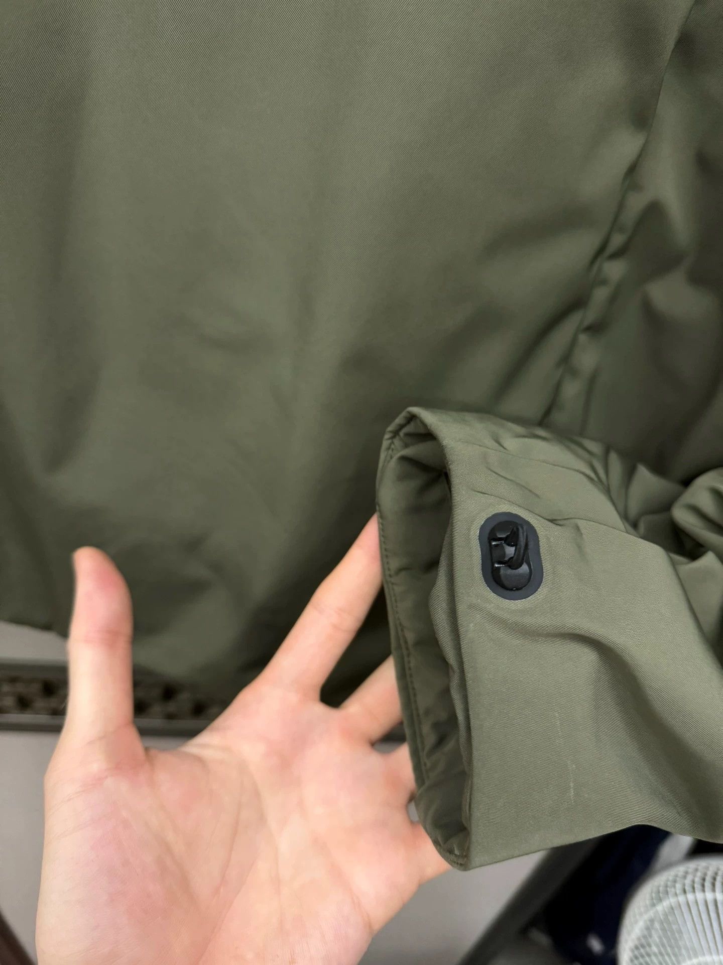 ROA Green XL Lightweight Jacket with Front Pockets Size US XL / EU 56 / 4 - 6 Thumbnail