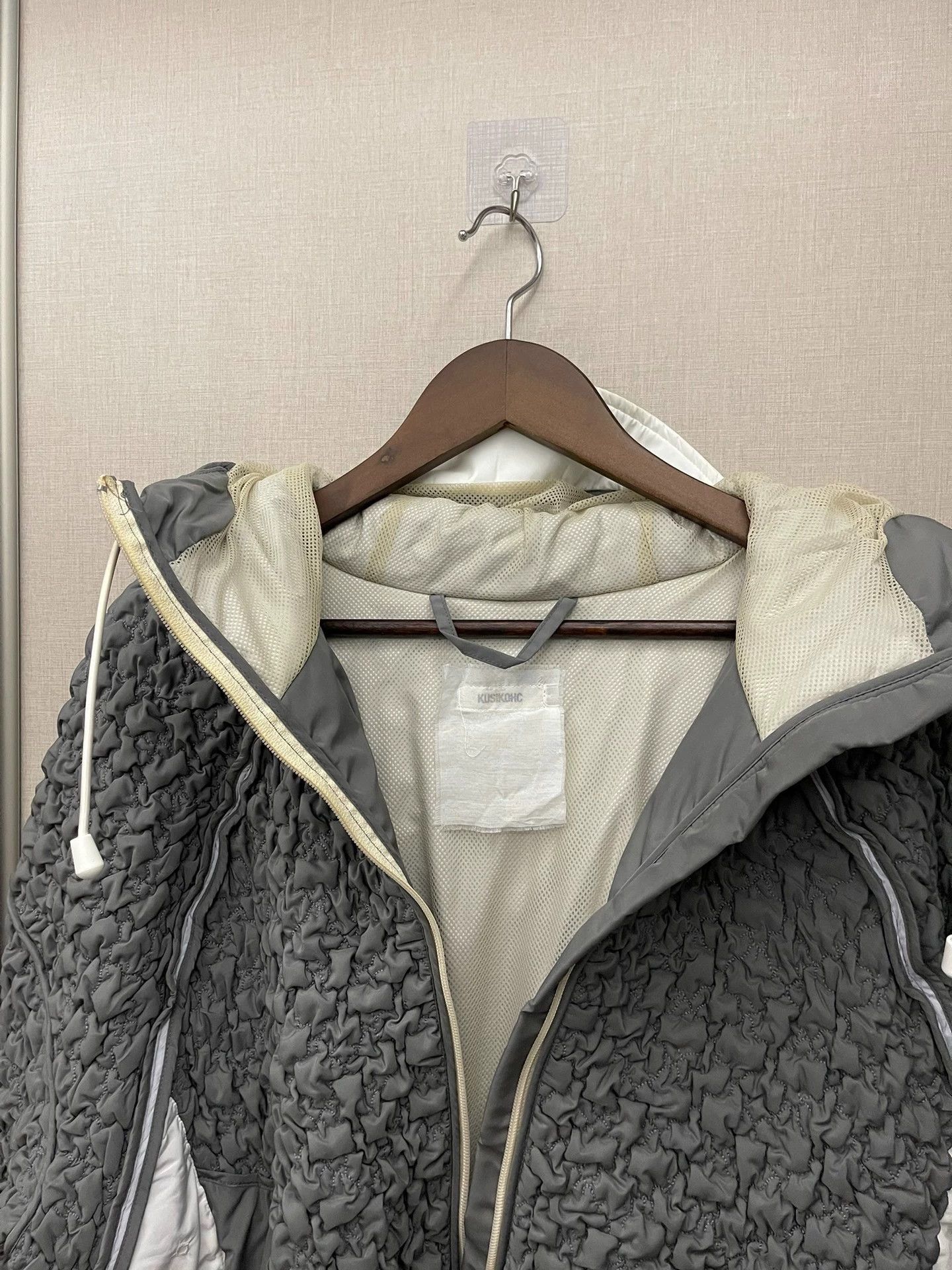 Kusikohc Gray Textured Hooded Jacket with Contrast Panels Size US XL / EU 56 / 4 - 3 Thumbnail