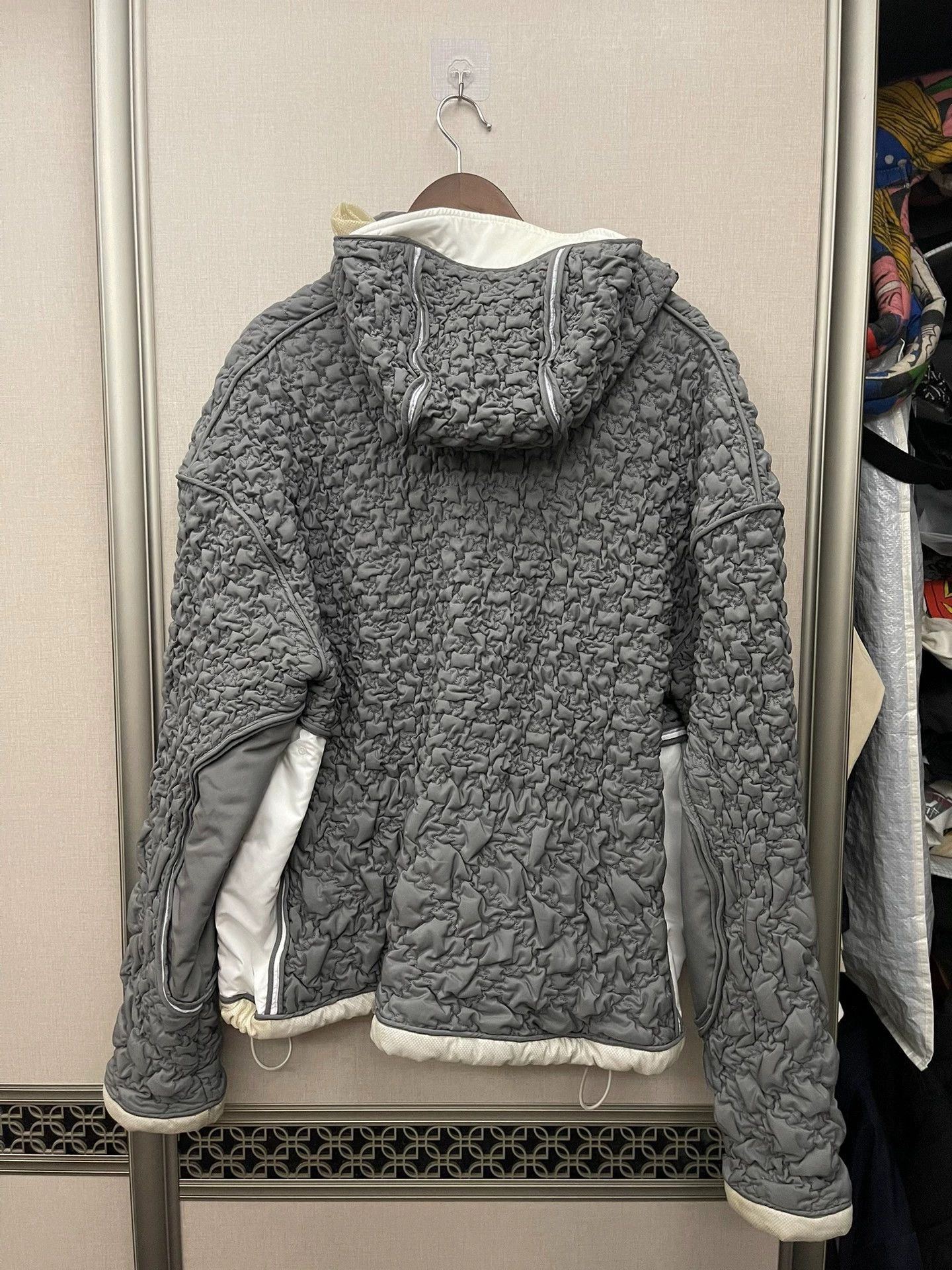 Kusikohc Gray Textured Hooded Jacket with Contrast Panels Size US XL / EU 56 / 4 - 2 Thumbnail