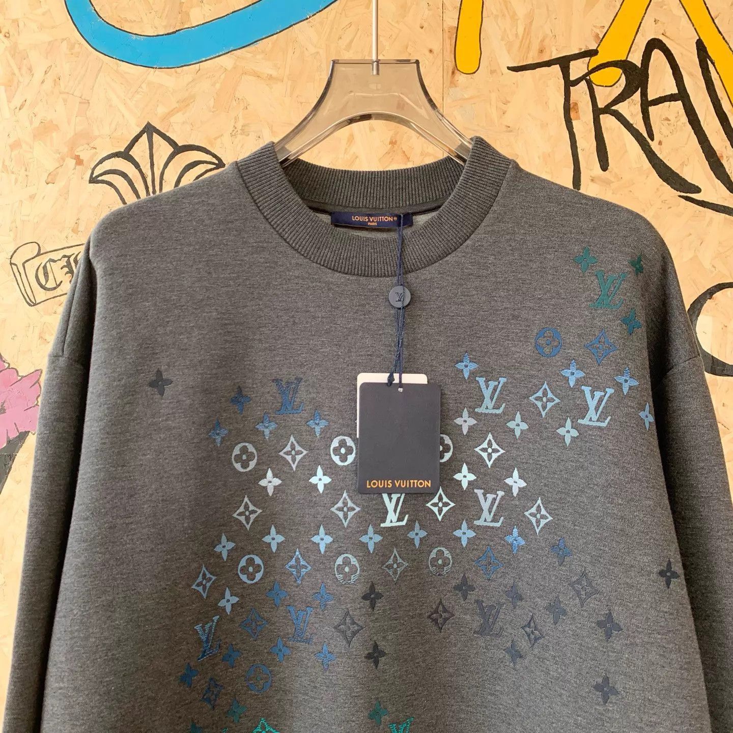 Louis Vuitton Gray Graphic Print Sweatshirt Size L Size US L / EU 52-54 / 3 - 3 Thumbnail