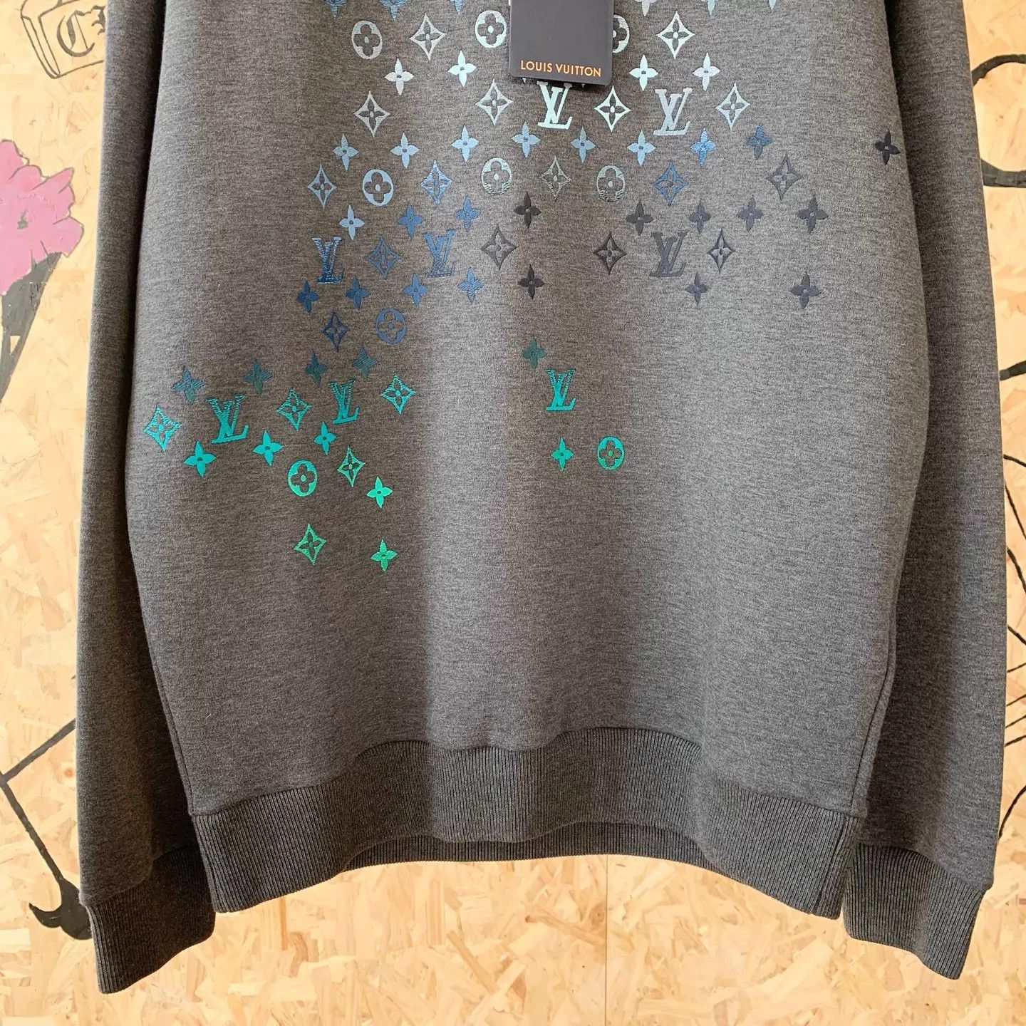 Louis Vuitton Gray Graphic Print Sweatshirt Size L Size US L / EU 52-54 / 3 - 4 Thumbnail