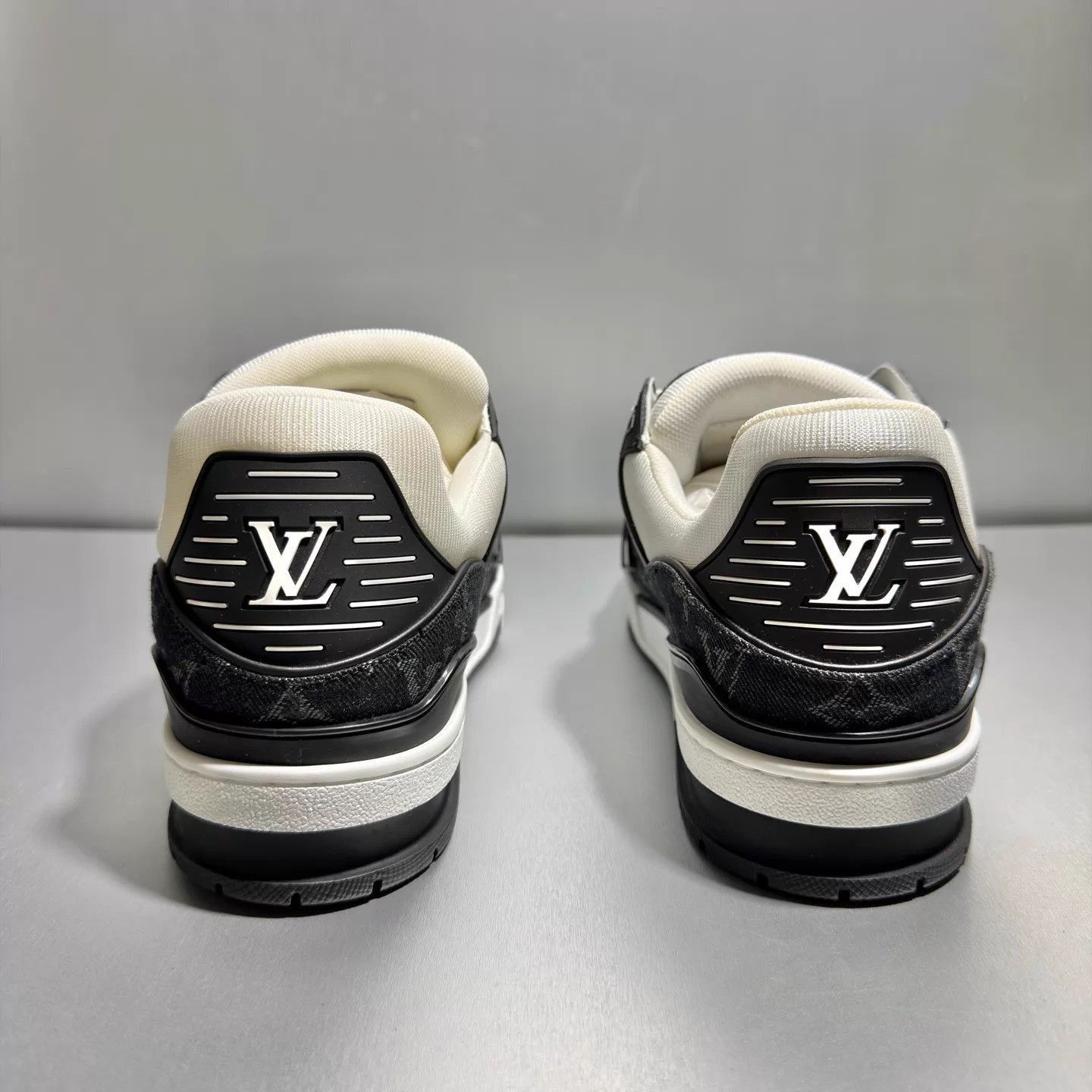 Louis Vuitton Multi Color Lowtop Sneakers Size 9 Size US 9 / EU 42 - 5 Thumbnail