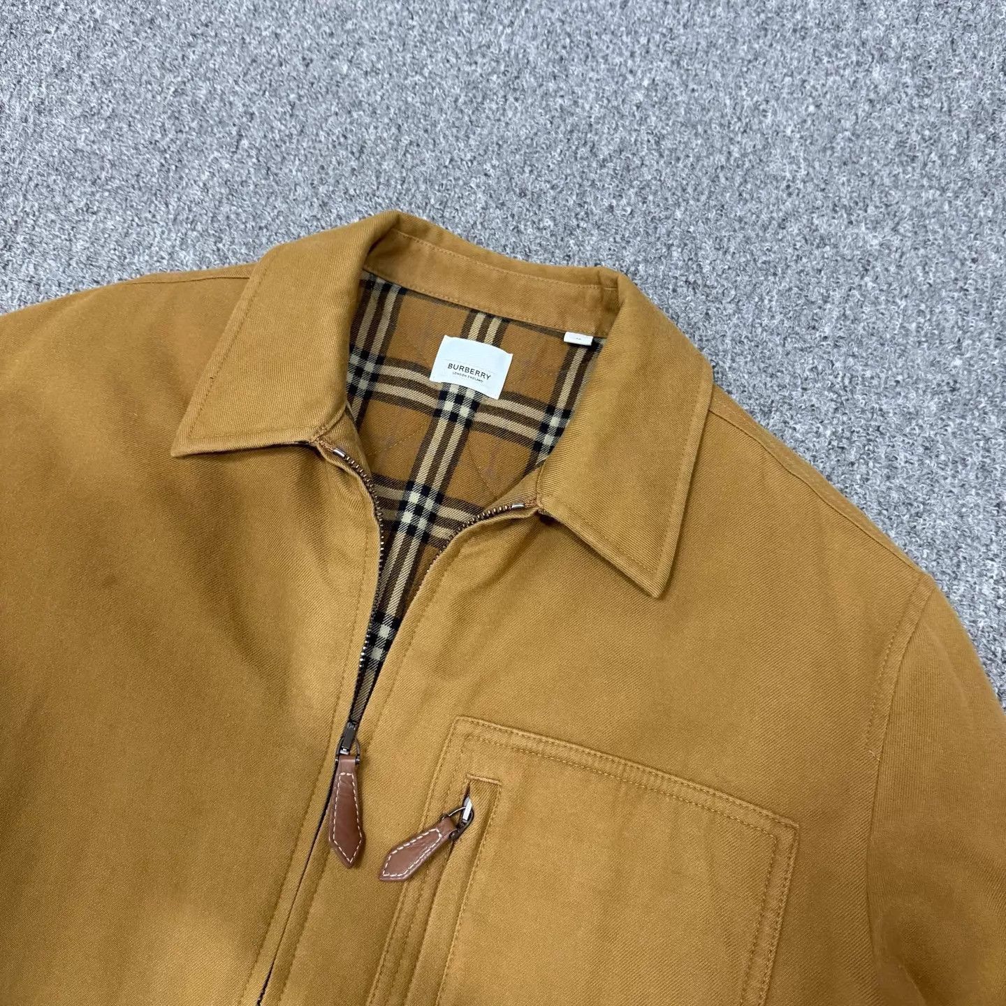 Burberry Beige Zip-Front Collared Jacket Size M Size US M / EU 48-50 / 2 - 3 Thumbnail