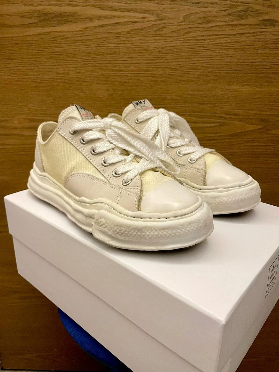 Maison MIHARA YASUHIRO Beige Low-Top Canvas Sneakers Size 8 Size US 8 / EU 41 - 2 Thumbnail