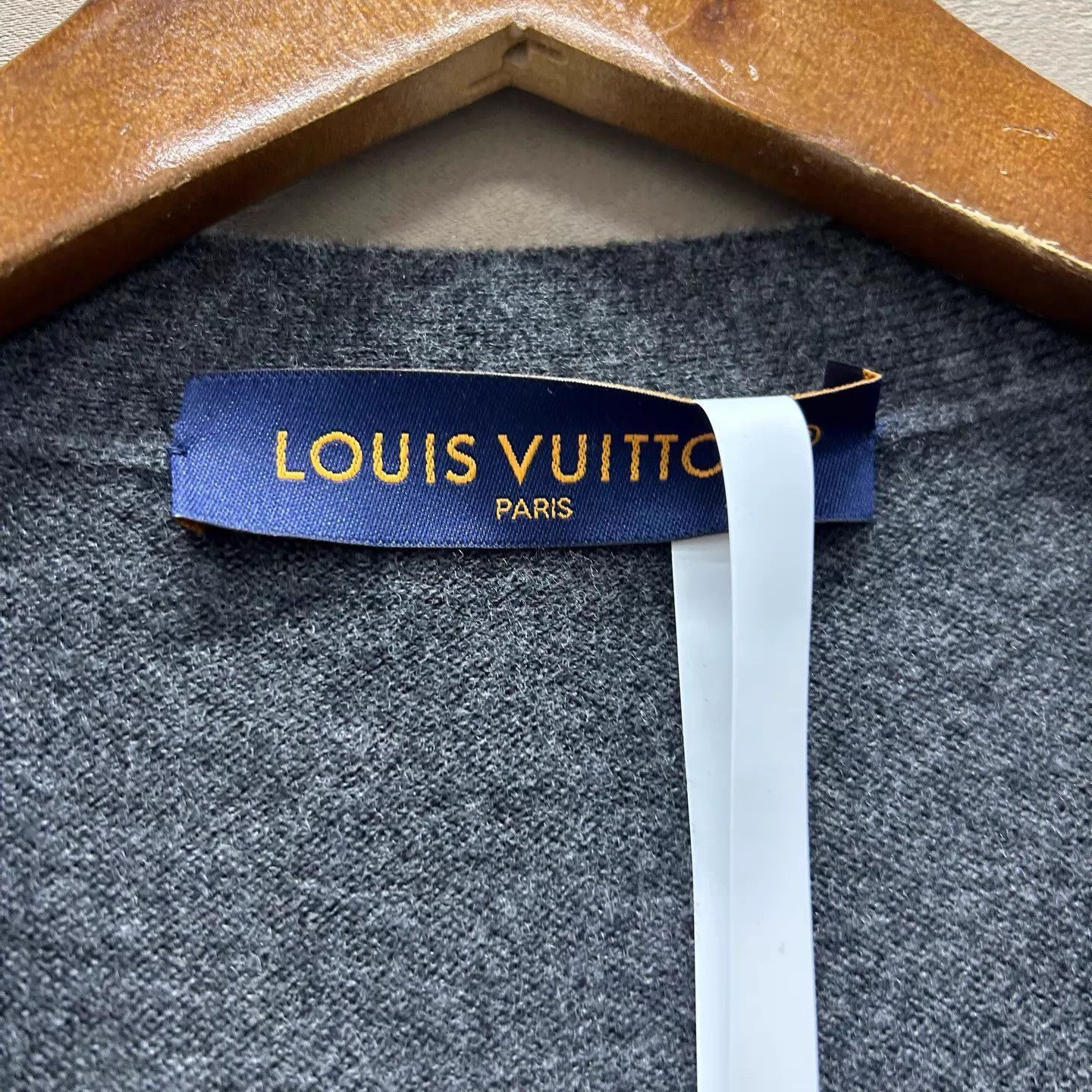 Louis Vuitton Gray V-Neck Cardigan with Patterned Sleeves - Size S Size US S / EU 44-46 / 1 - 3 Thumbnail