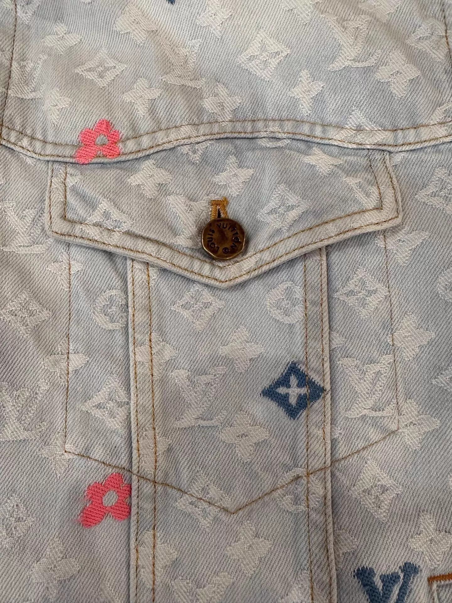 Louis Vuitton Blue Denim Jacket with Embroidered Patterns - L Size US L / EU 52-54 / 3 - 5 Thumbnail