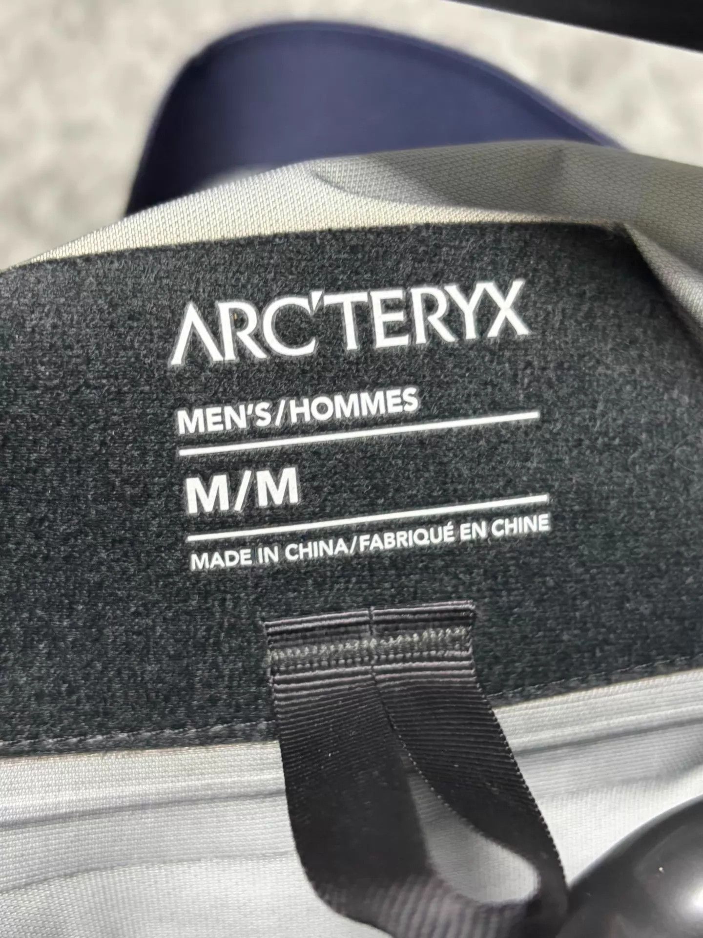Arc'teryx Blue Hooded Light Jacket with Zipper Pockets Size US M / EU 48-50 / 2 - 3 Thumbnail
