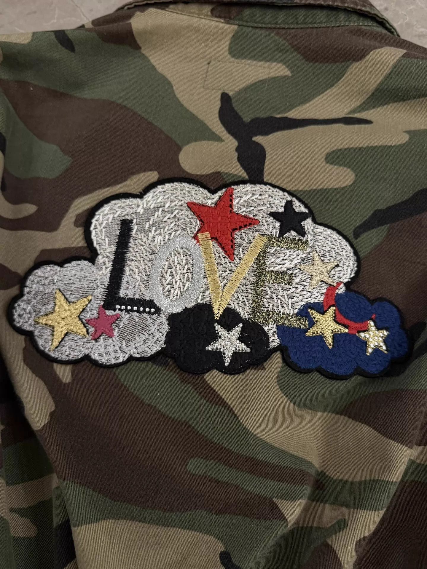 Saint Laurent Paris Camouflage Jacket with 'LOVE' Embroidered Back Patch Size US S / EU 44-46 / 1 - 9 Thumbnail
