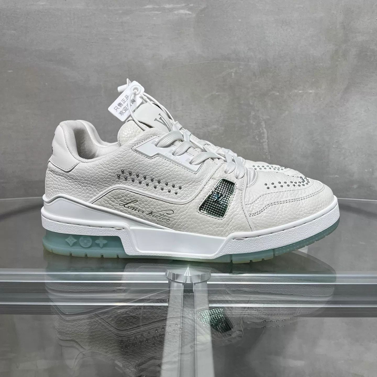Louis Vuitton White Low-Top Sneakers Size 6 Size US 6 / EU 39 - 4 Thumbnail