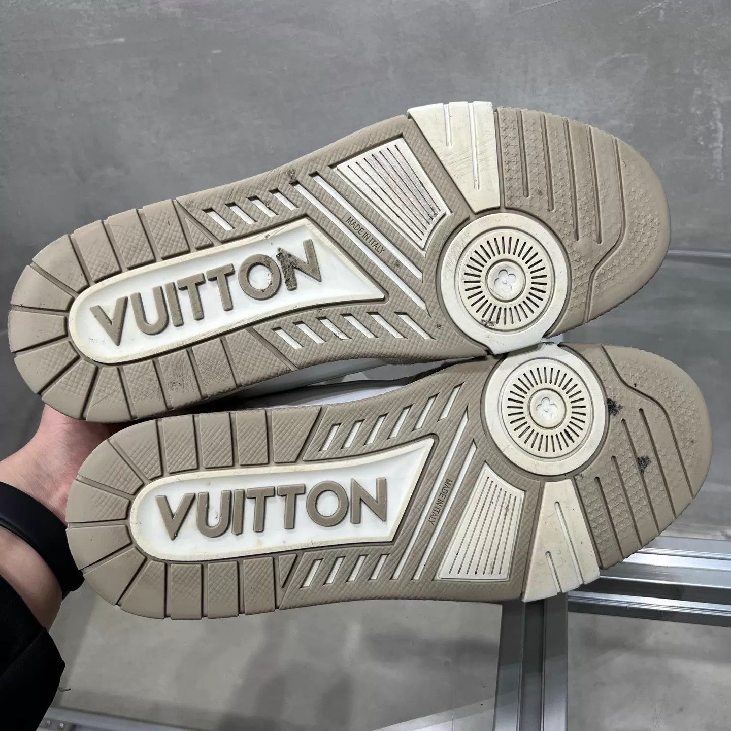Louis Vuitton Beige Low-Top Sneakers Size 6.5 Size US 6.5 / EU 39-40 - 7 Thumbnail