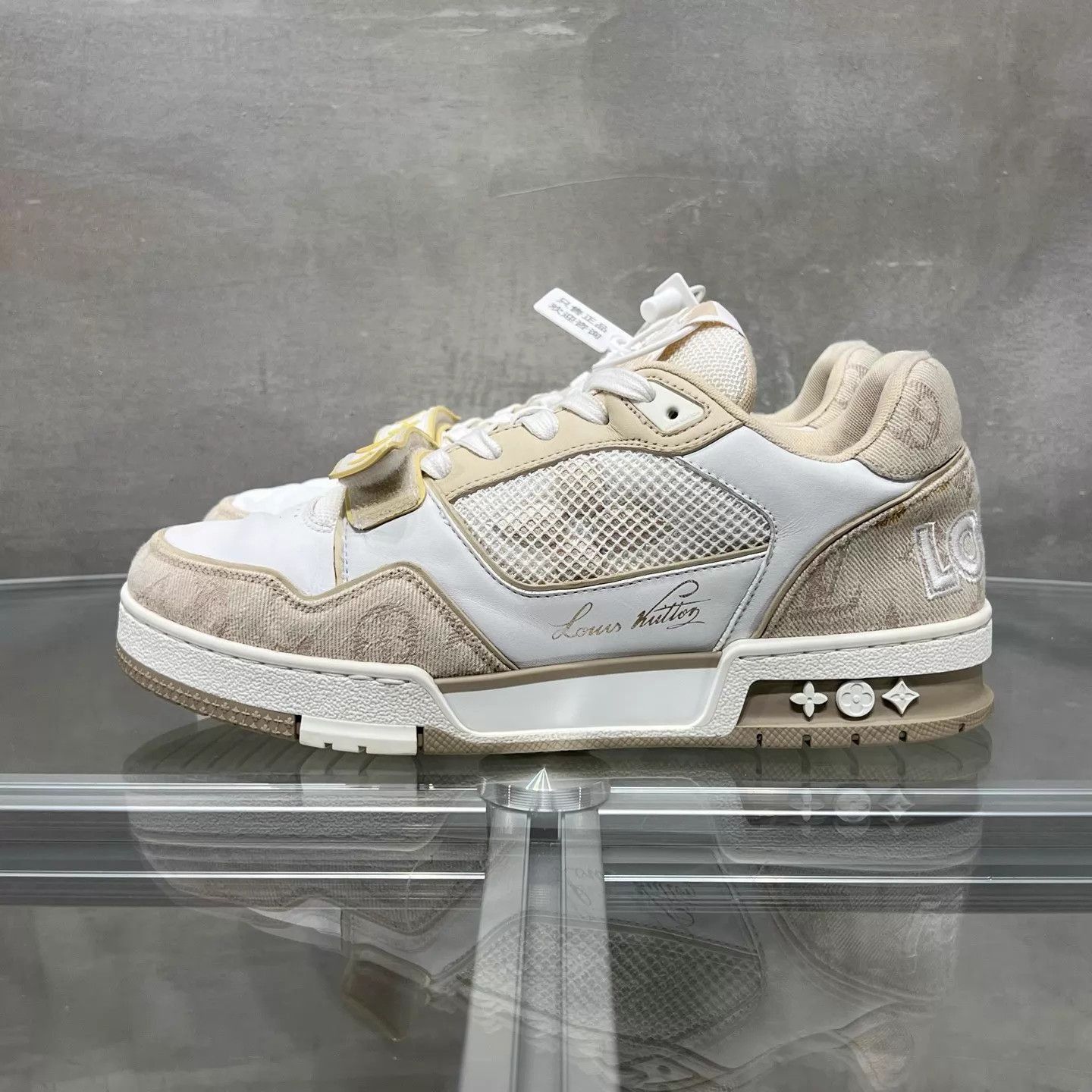 Louis Vuitton Beige Low-Top Sneakers Size 6.5 Size US 6.5 / EU 39-40 - 3 Thumbnail
