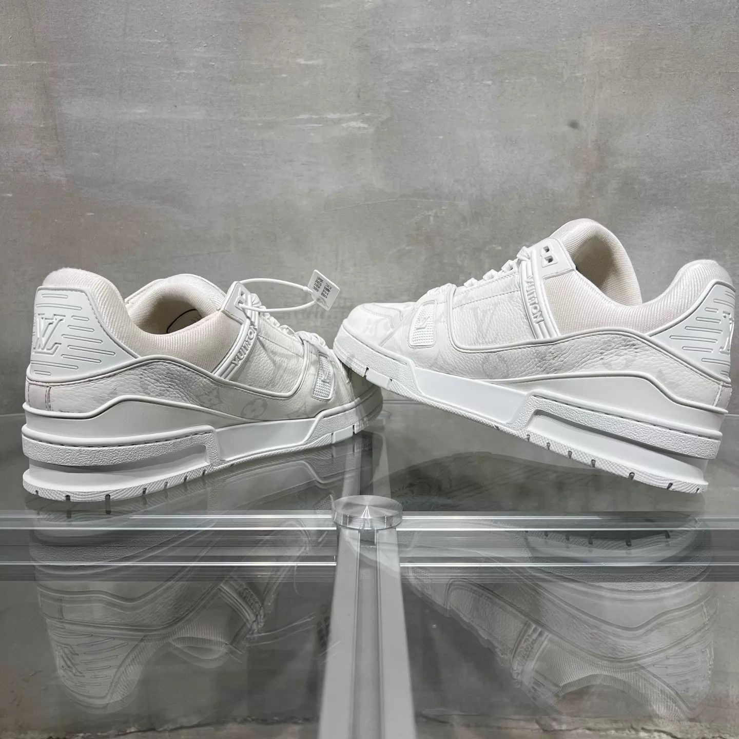 Louis Vuitton White Low-Top Sneakers Size 8.5 Size US 8.5 / EU 41-42 - 5 Thumbnail