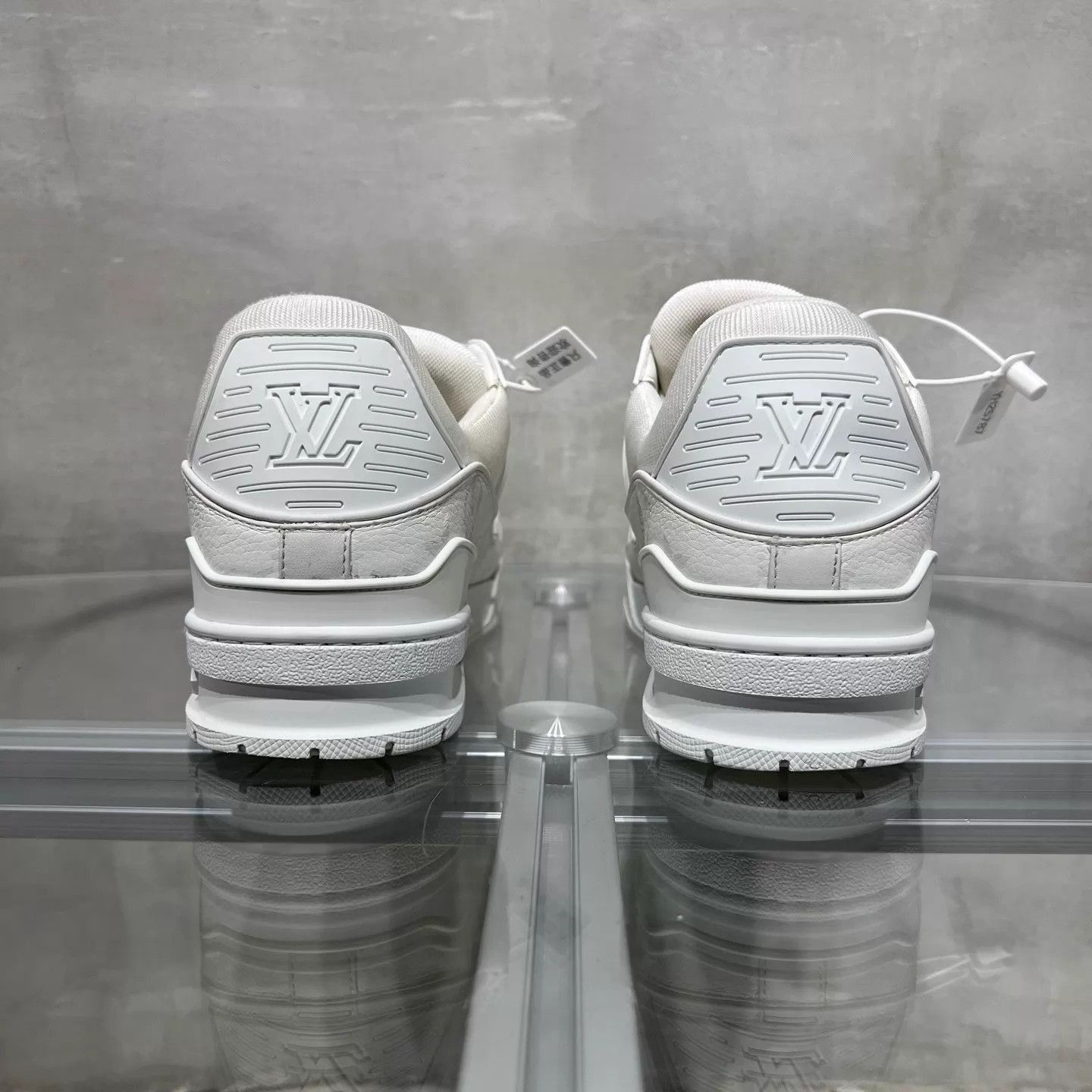 Louis Vuitton White Low-Top Sneakers Size 8.5 Size US 8.5 / EU 41-42 - 6 Thumbnail