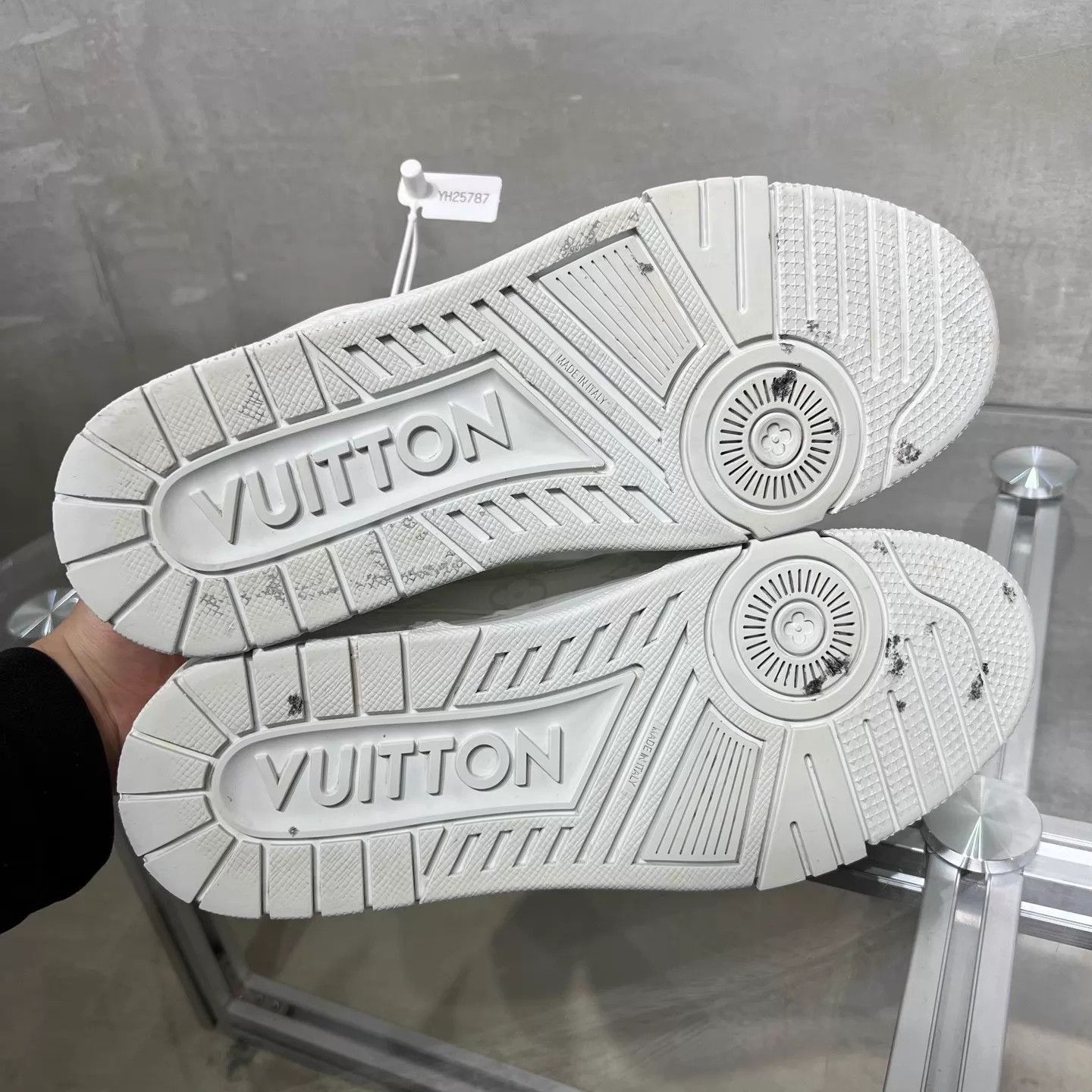 Louis Vuitton White Low-Top Sneakers Size 8.5 Size US 8.5 / EU 41-42 - 7 Thumbnail
