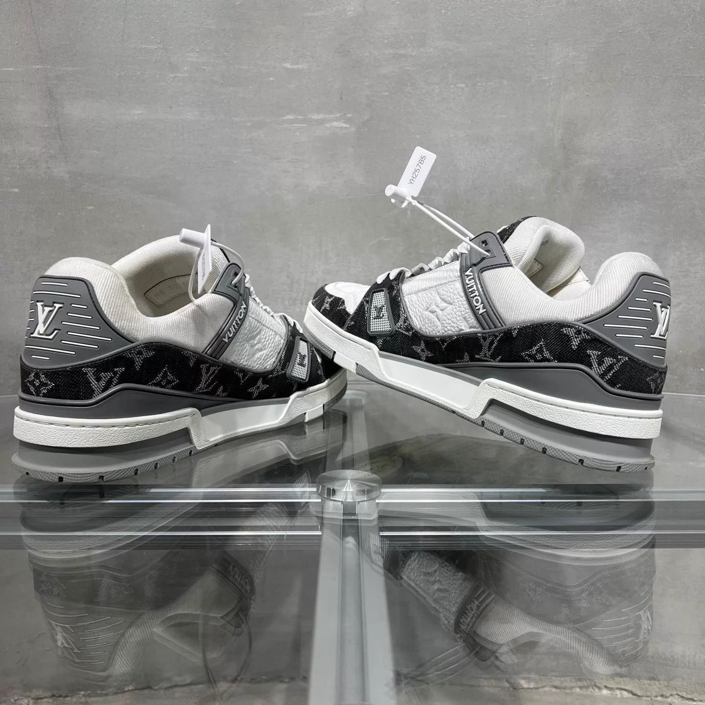 Louis Vuitton Multi Pattern Low-Top Sneakers Size 8.5 Size US 8.5 / EU 41-42 - 5 Thumbnail