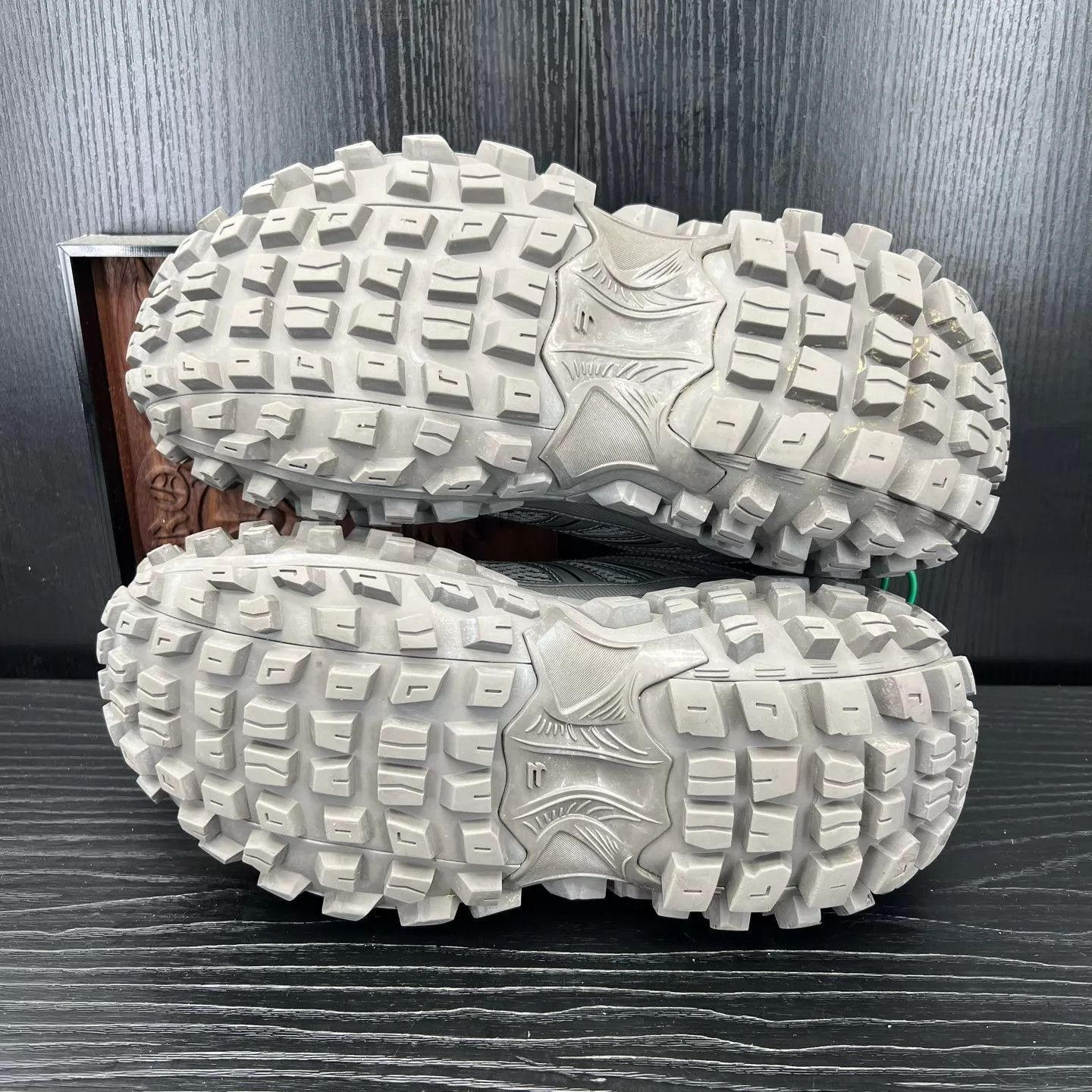 Balenciaga Gray Chunky Sole Low-Top Sneakers Size US 9 / EU 42 - 7 Thumbnail