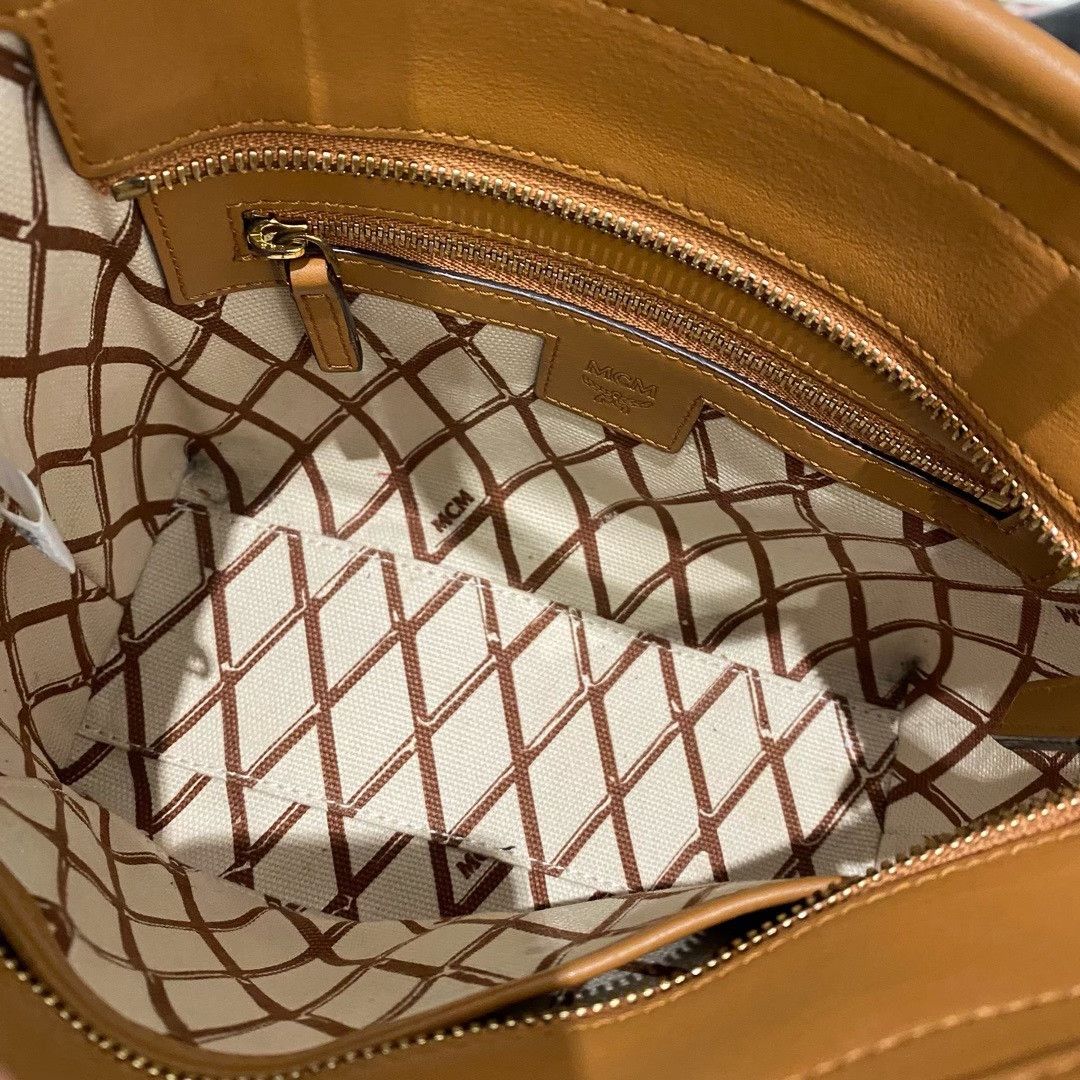 MCM Pre-loved Bag Very good condition Size ONE SIZE - 6 Thumbnail