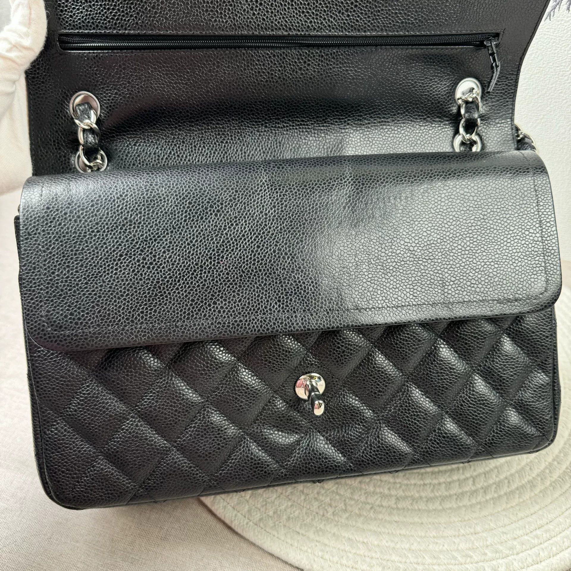 Chanel Pre-loved Bag Very good condition Size ONE SIZE - 7 Thumbnail