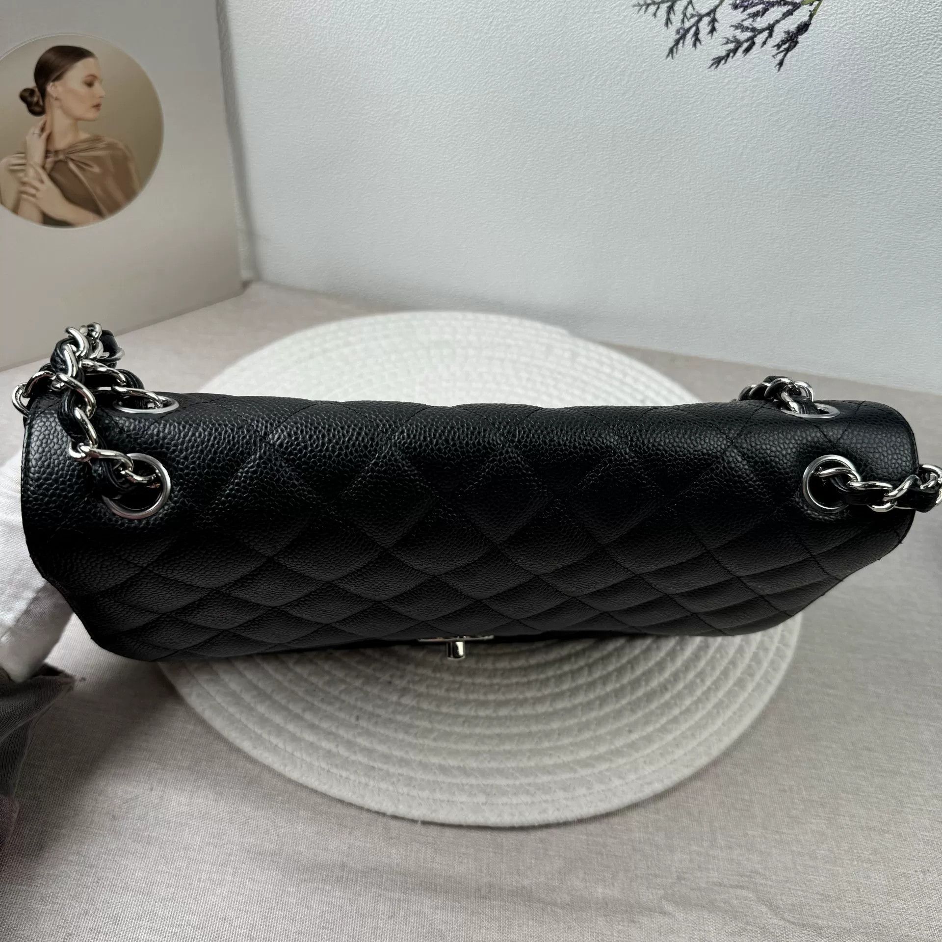 Chanel Pre-loved Bag Very good condition Size ONE SIZE - 3 Thumbnail