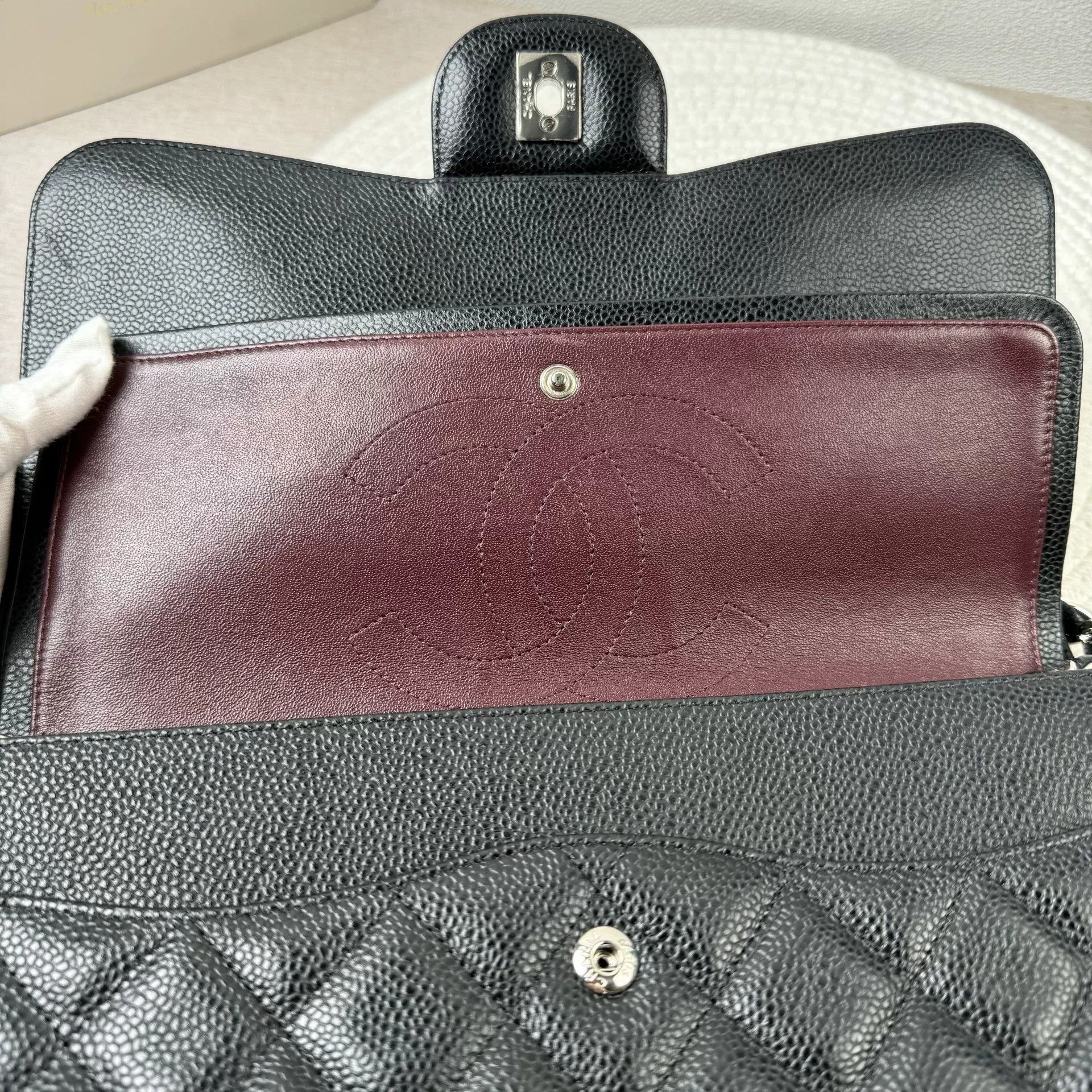 Chanel Pre-loved Bag Very good condition Size ONE SIZE - 8 Thumbnail
