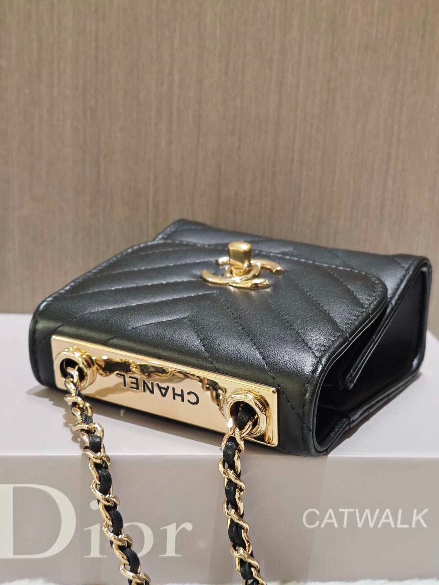 Chanel Pre-loved Bag Very good condition Size ONE SIZE - 3 Thumbnail