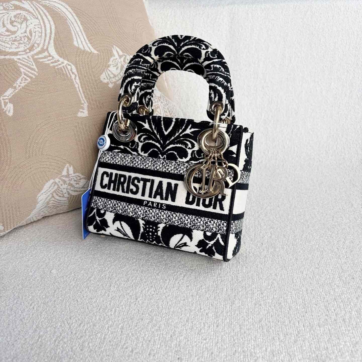 Dior Pre-loved Bag Very good condition Size ONE SIZE - 4 Thumbnail