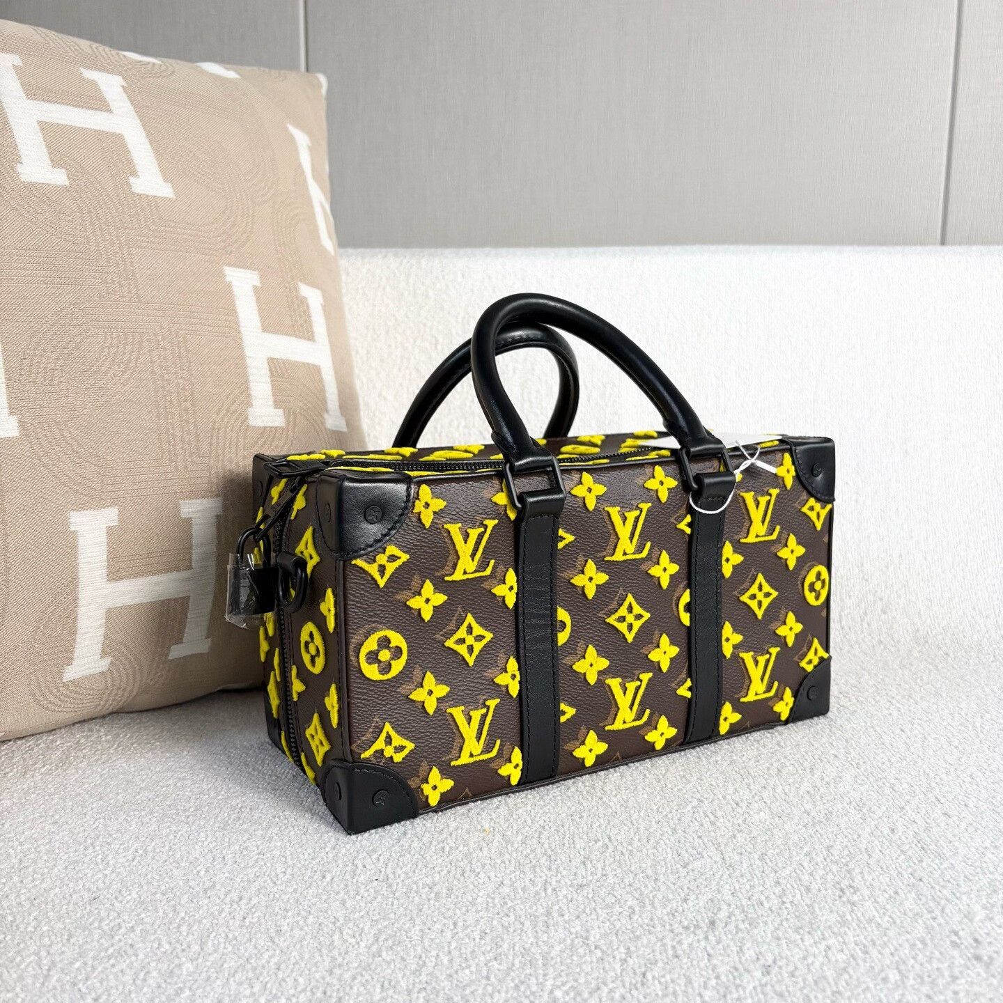 Louis Vuitton Pre-loved Bag Very good condition Size ONE SIZE - 4 Thumbnail