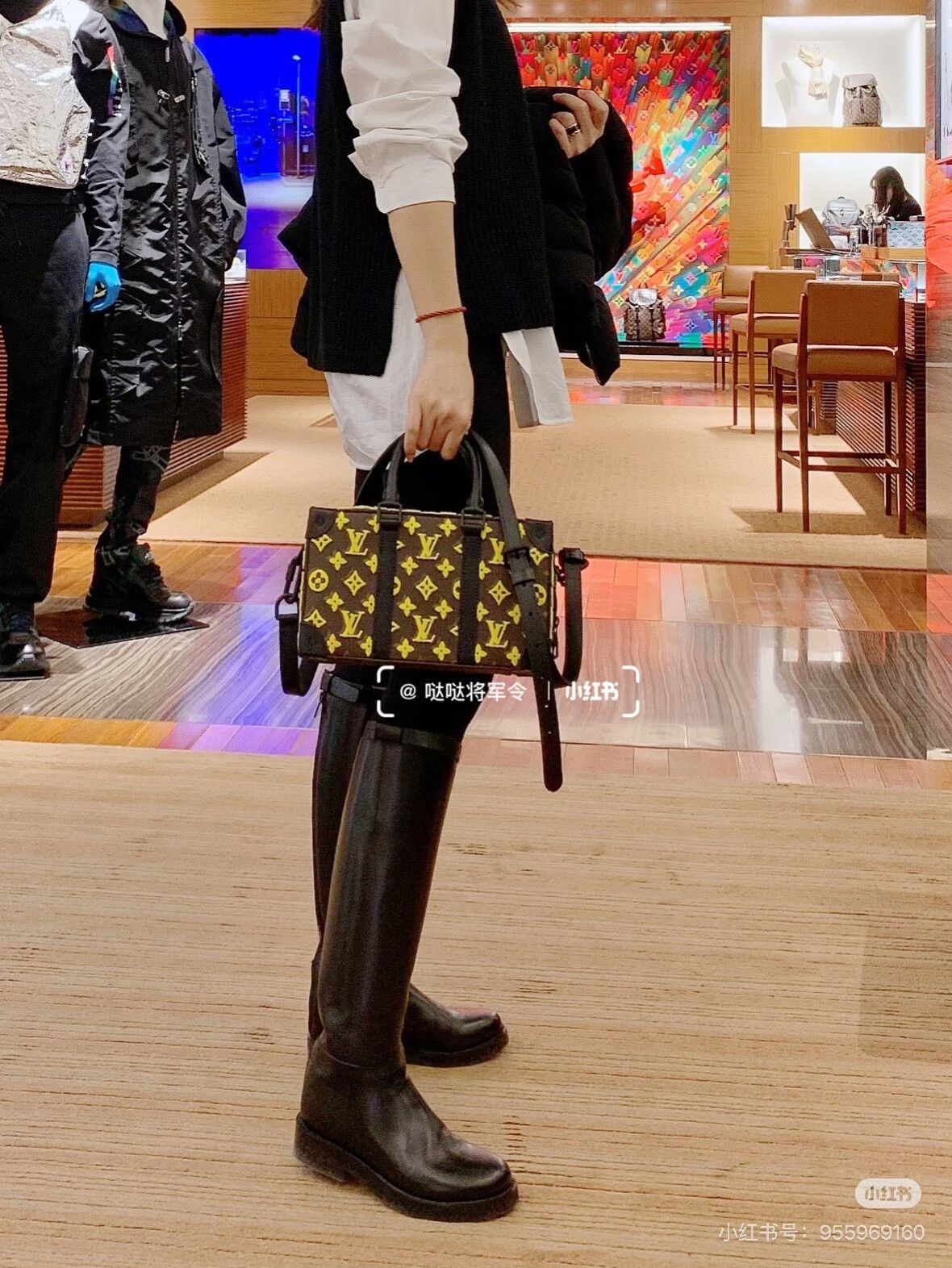 Louis Vuitton Pre-loved Bag Very good condition Size ONE SIZE - 9 Thumbnail